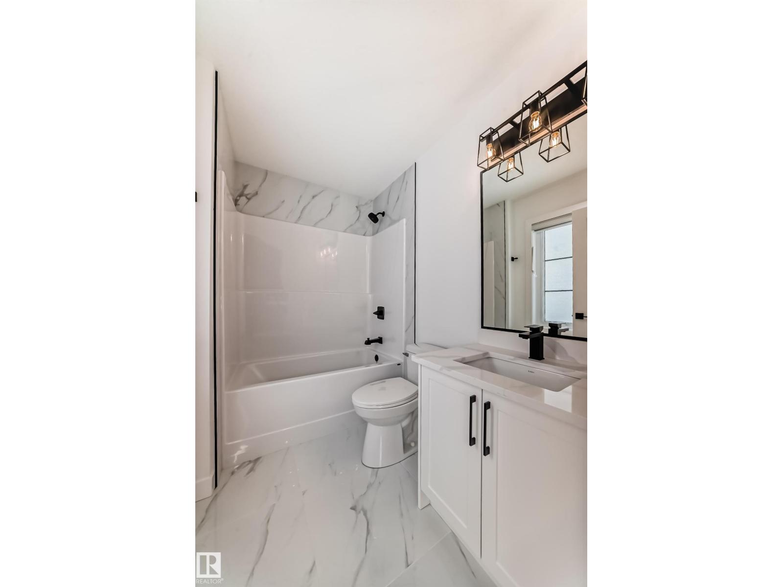 11519 & 11521 67 St Nw Property Photo 25