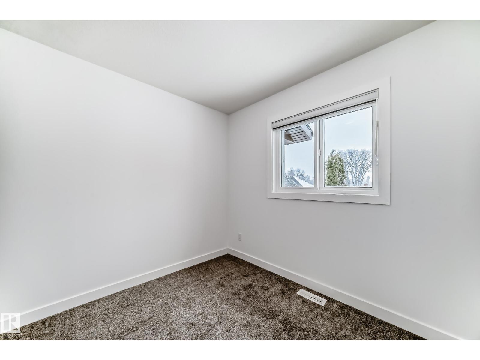 11519 & 11521 67 St Nw Property Photo 26