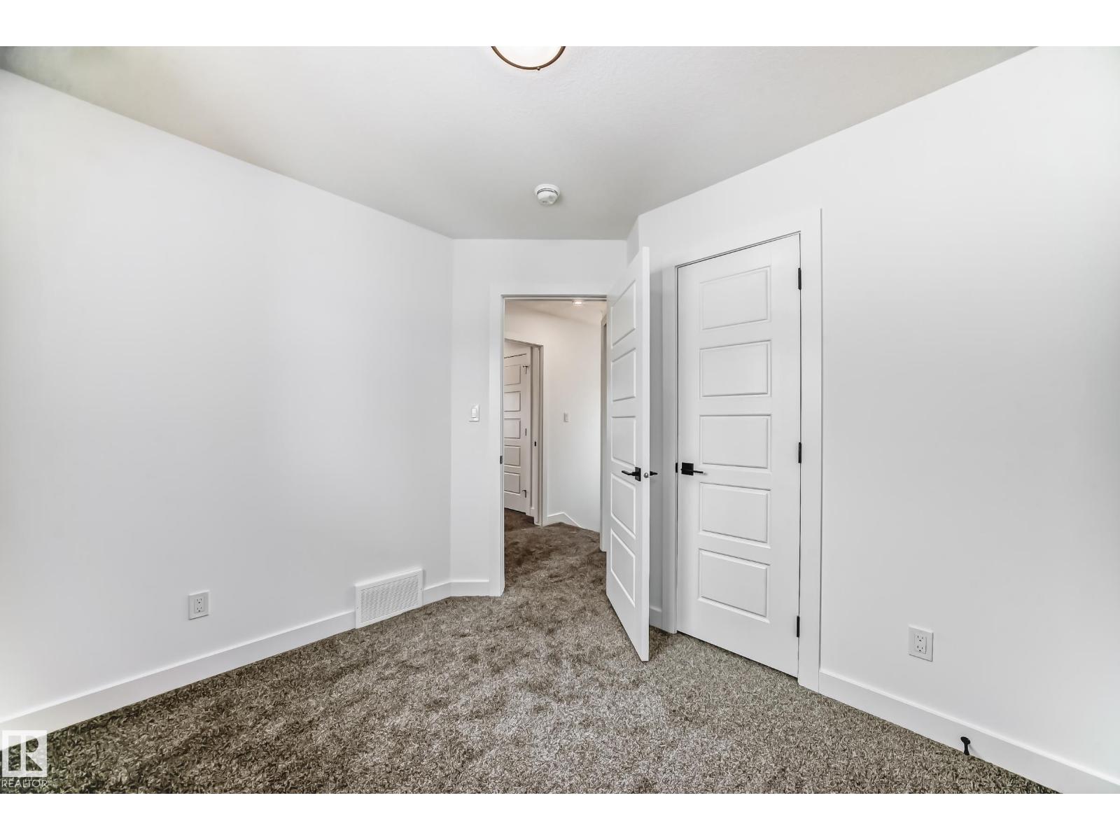 11519 & 11521 67 St Nw Property Photo 27