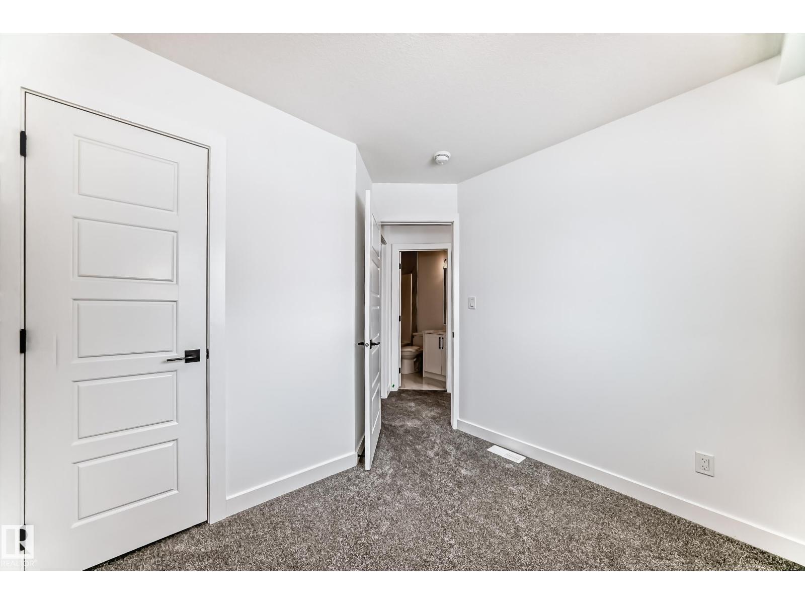 11519 & 11521 67 St Nw Property Photo 29
