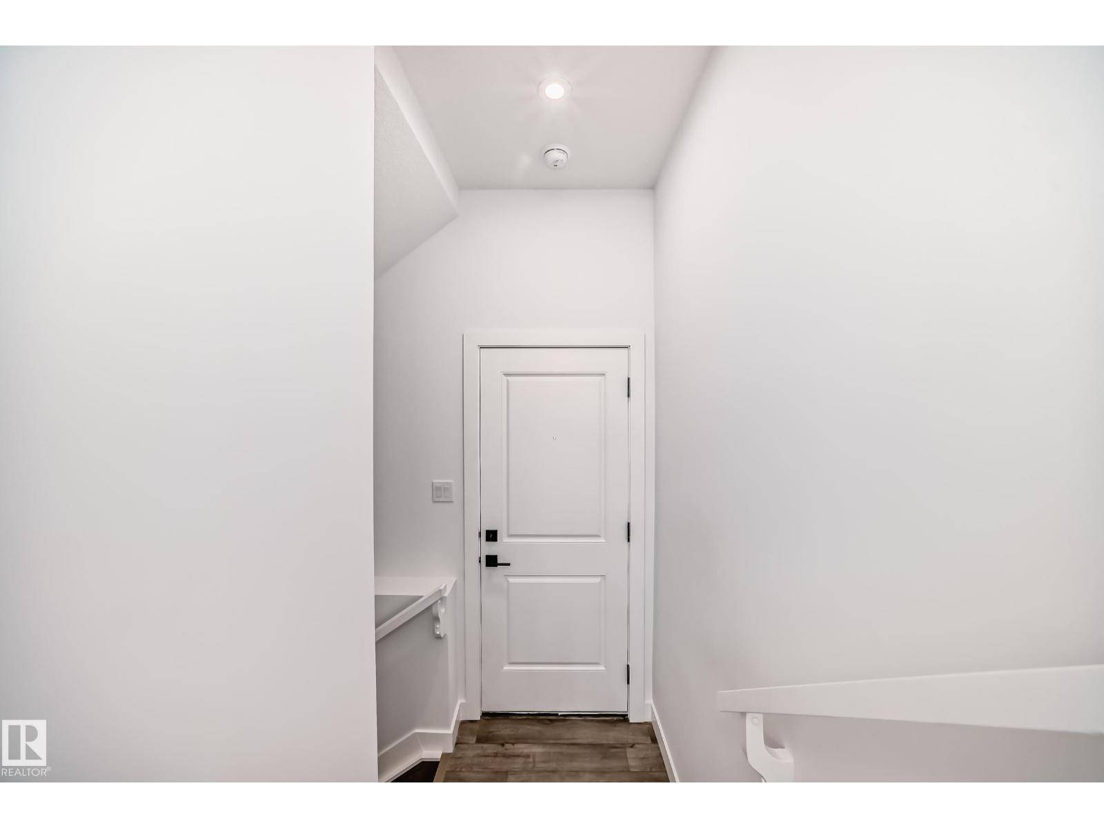 11519 & 11521 67 St Nw Property Photo 33