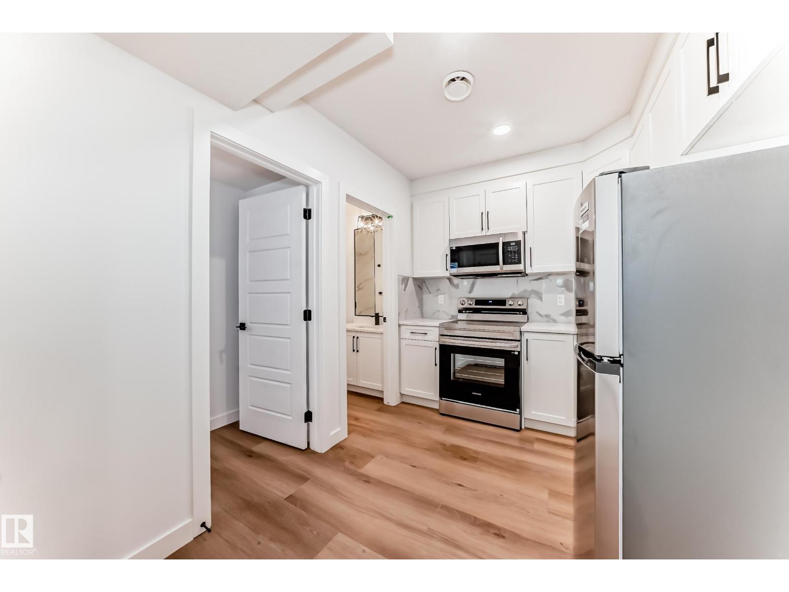 11519 & 11521 67 St Nw Property Photo 36