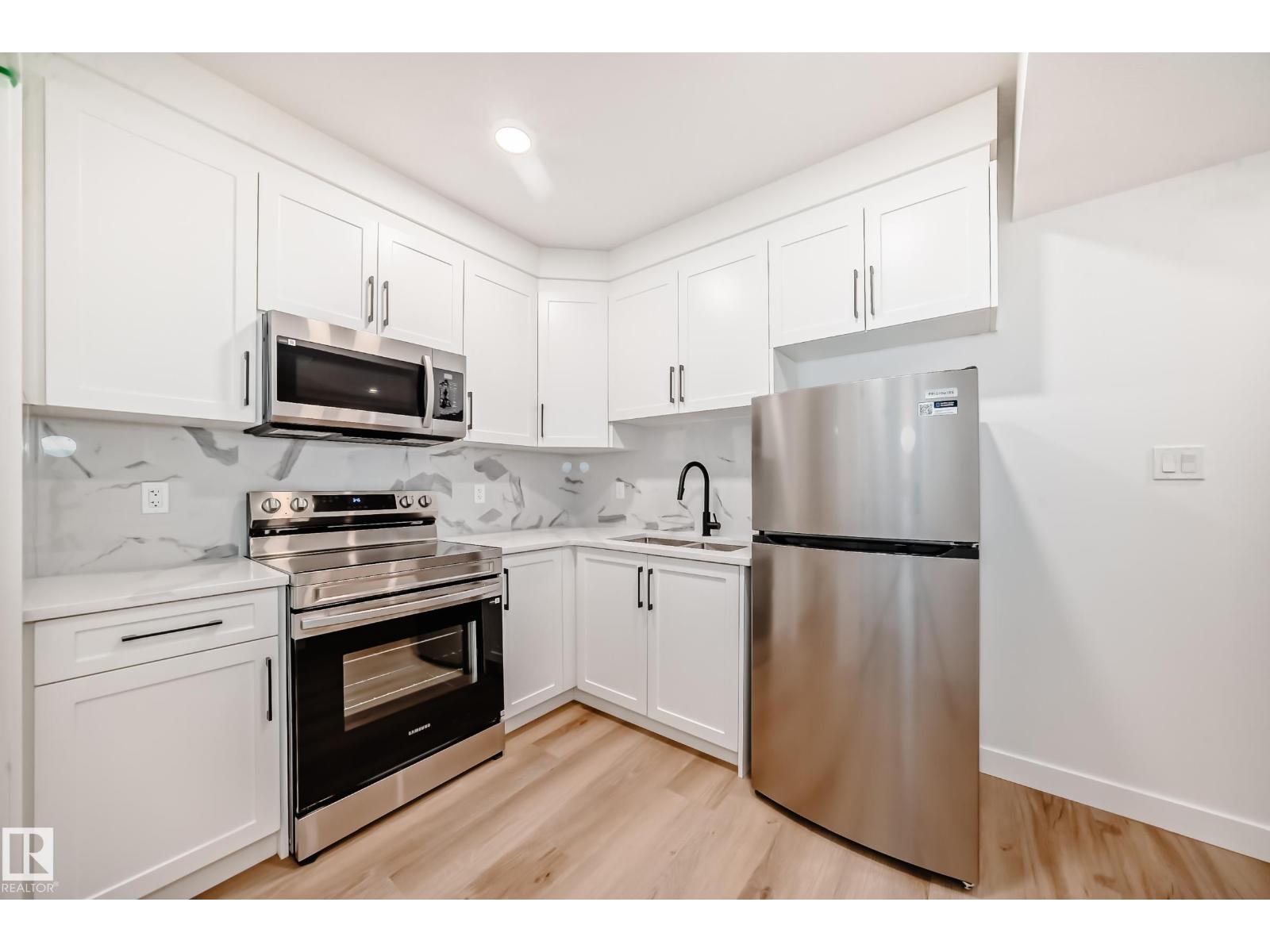 11519 & 11521 67 St Nw Property Photo 37