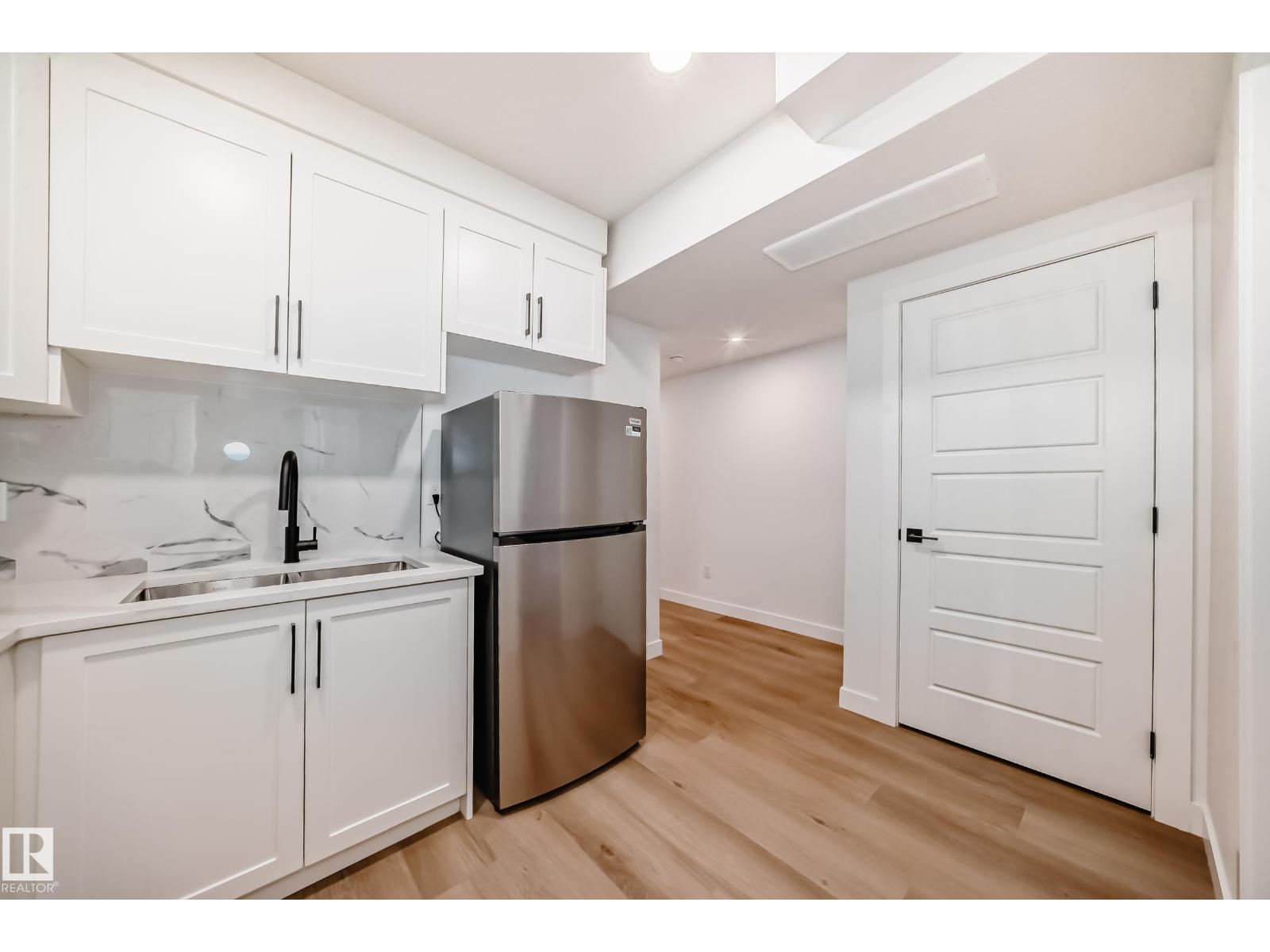 11519 & 11521 67 St Nw Property Photo 38