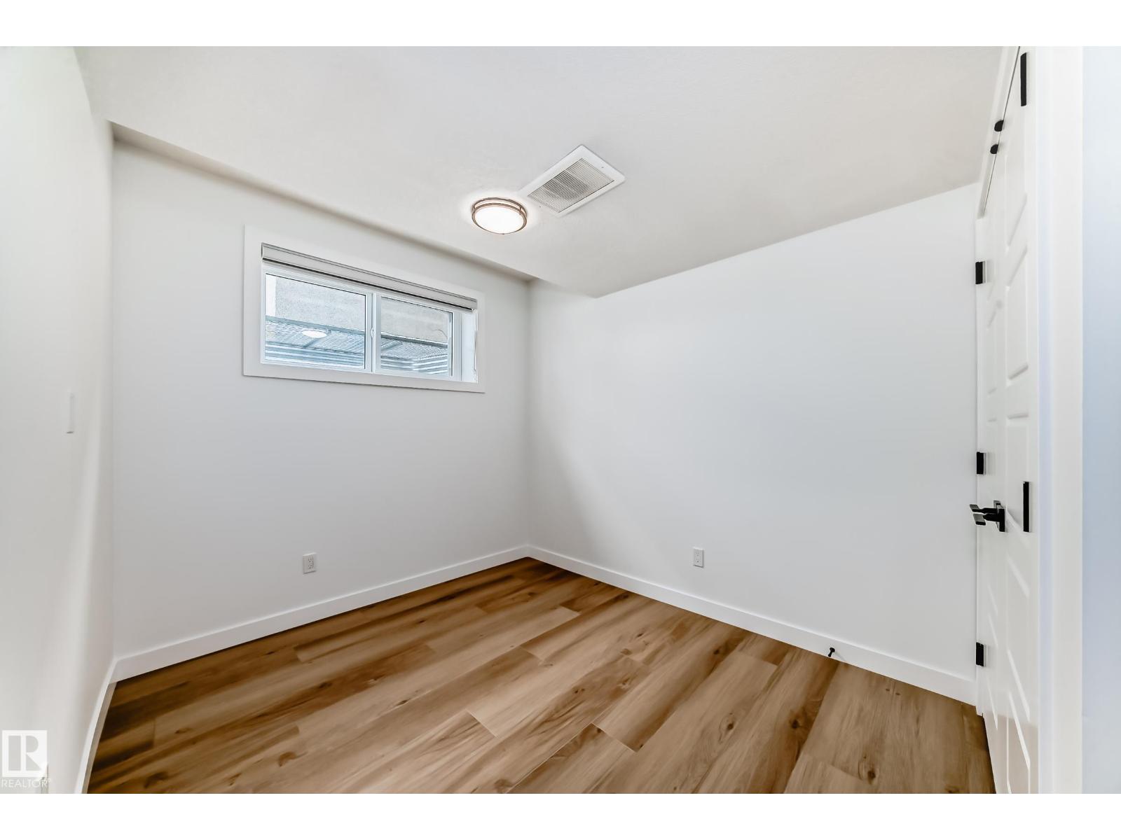 11519 & 11521 67 St Nw Property Photo 39