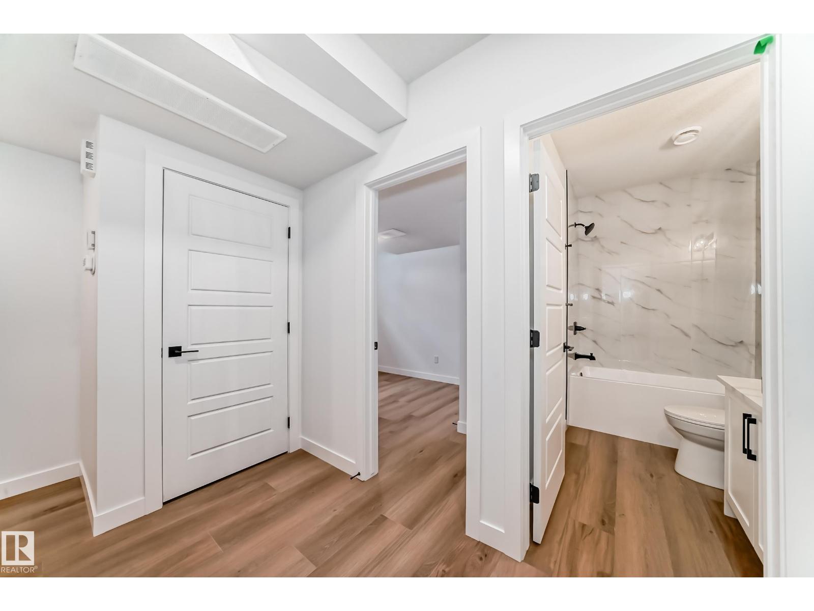 11519 & 11521 67 St Nw Property Photo 43