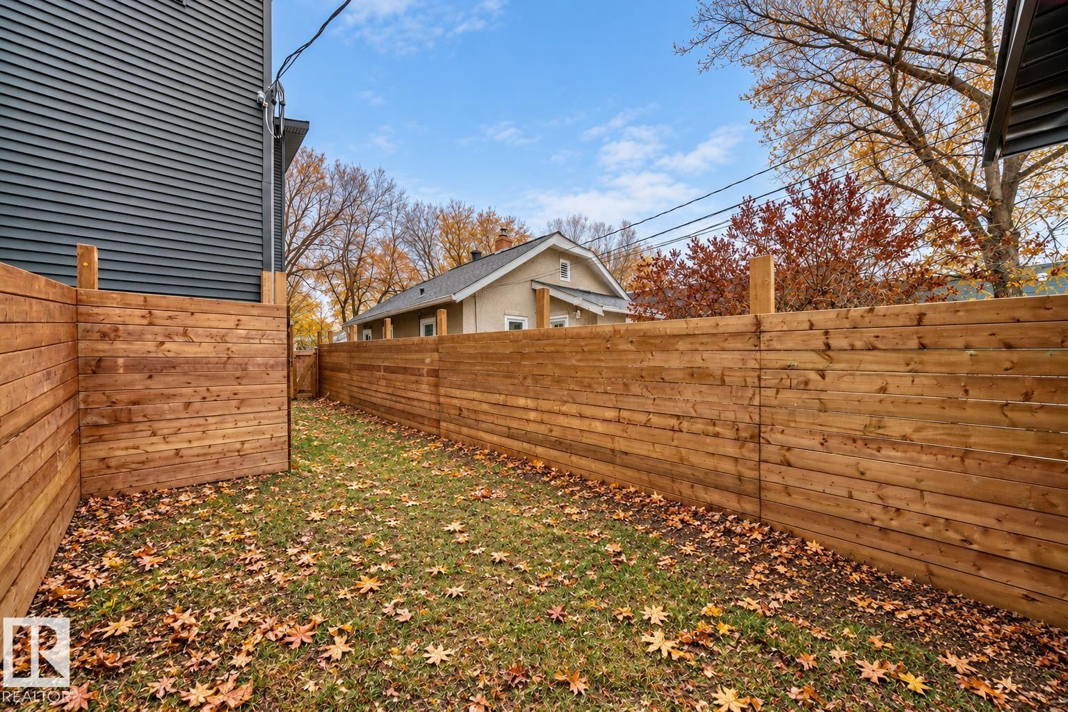 11519 & 11521 67 St Nw Property Photo 54