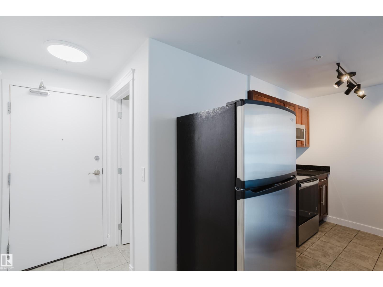 #1603 9939 109 St Nw Property Photo 6