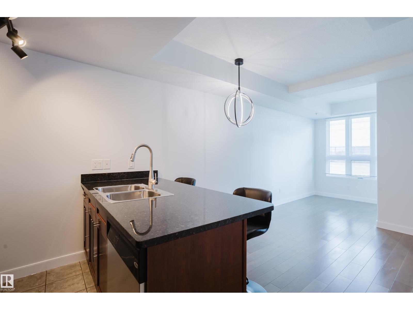 #1603 9939 109 St Nw Property Photo 11