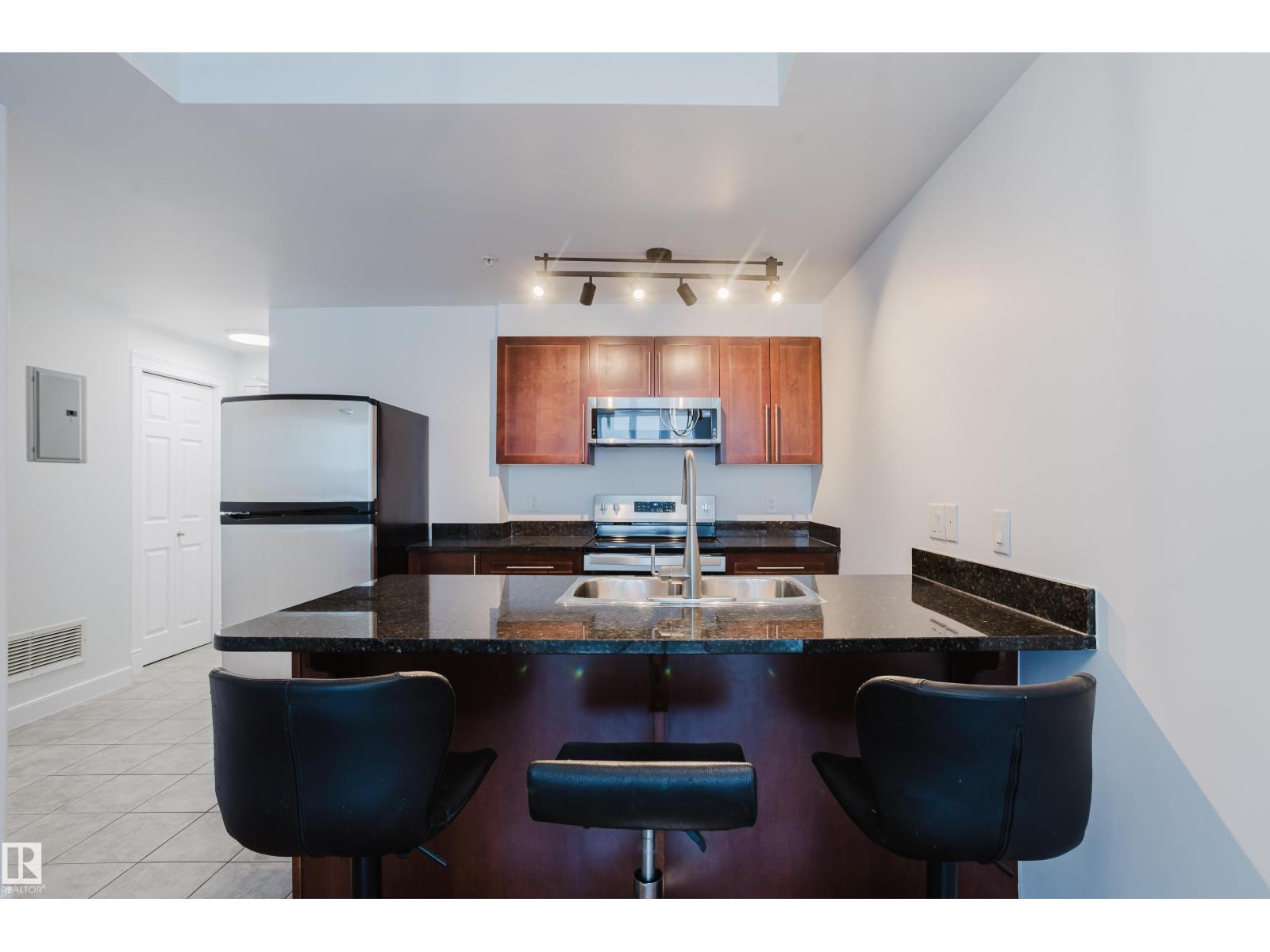 #1603 9939 109 St Nw Property Photo 17
