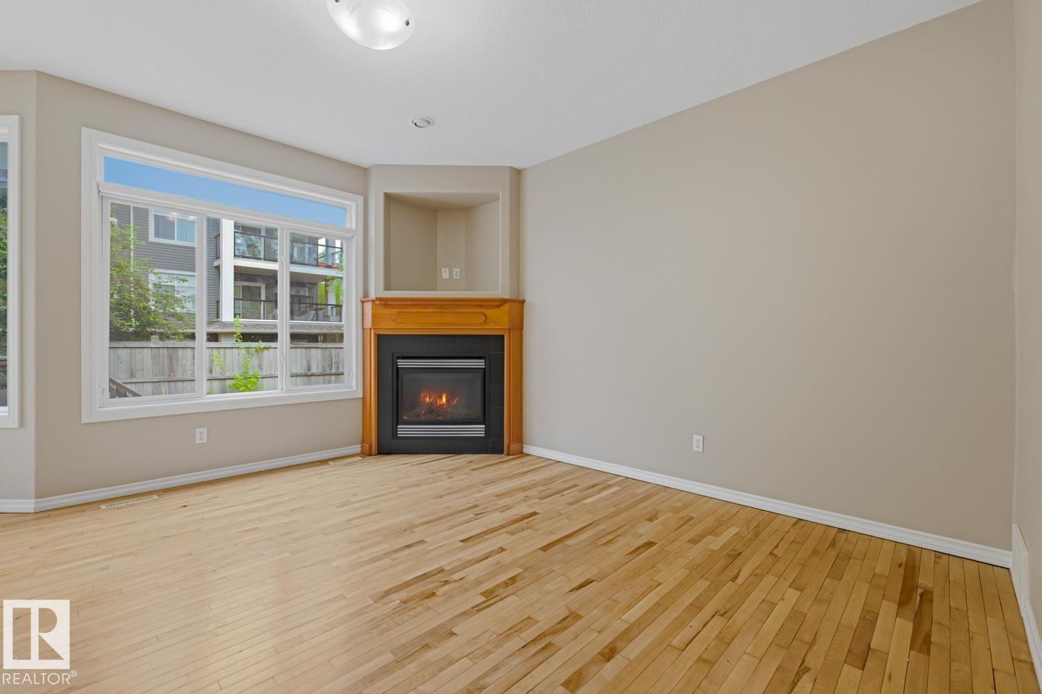11612 11 Av Sw Property Photo 6
