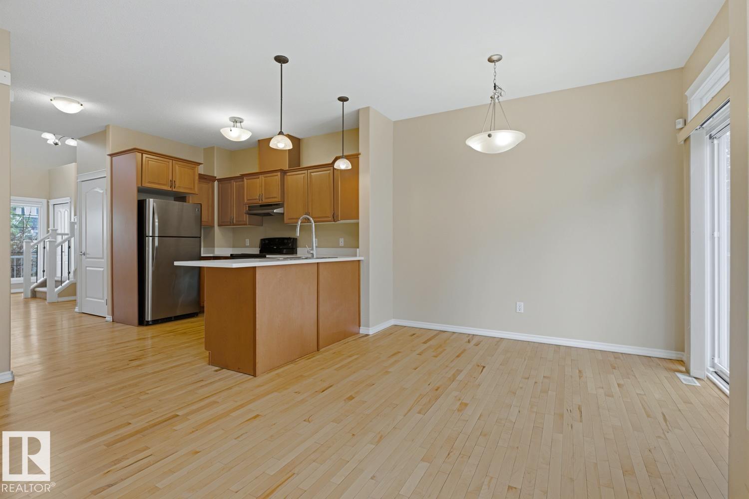 11612 11 Av Sw Property Photo 8
