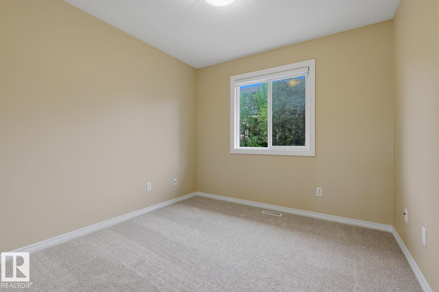 11612 11 Av Sw Property Photo 17