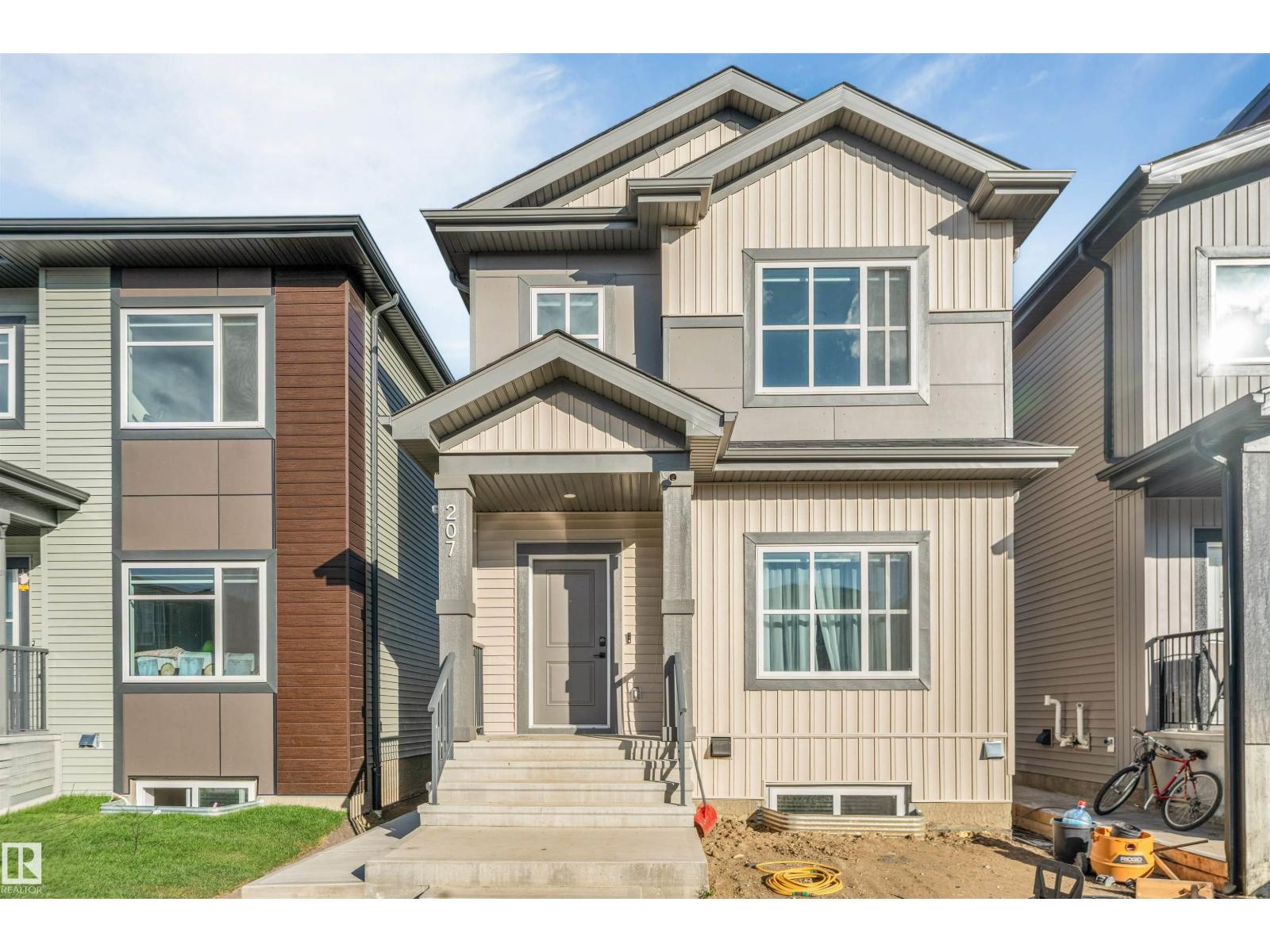 207 25 St Sw Property Photo 1