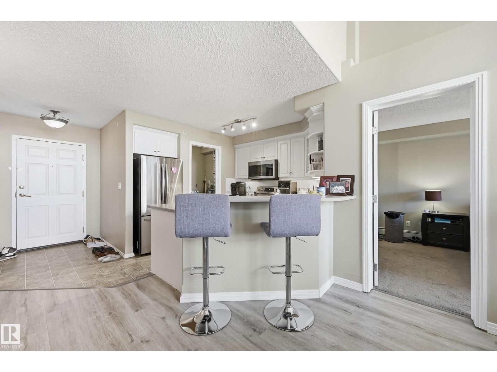 #429 9704 174 St Nw Property Photo 9