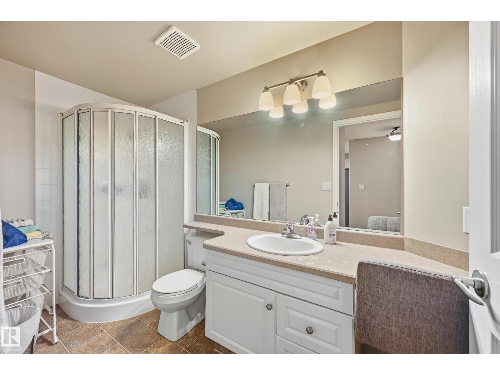 #429 9704 174 St Nw Property Photo 10