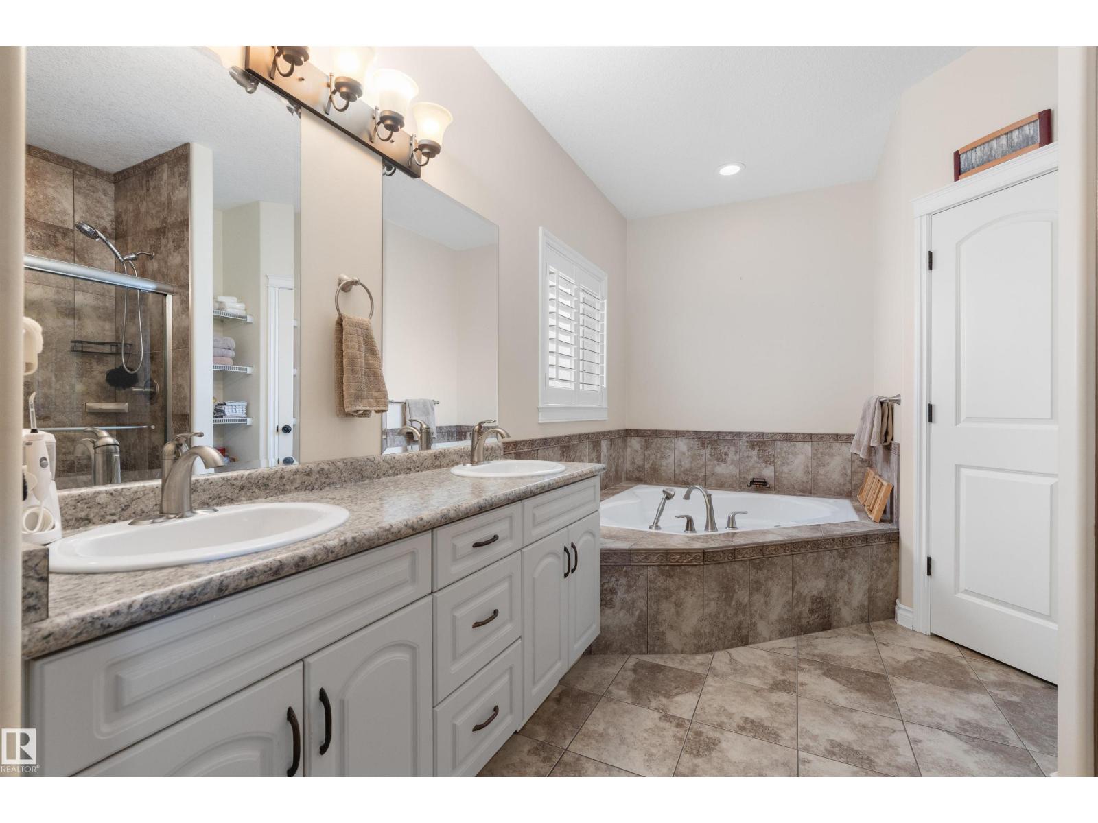 1240 Westerra Cr Property Photo 25