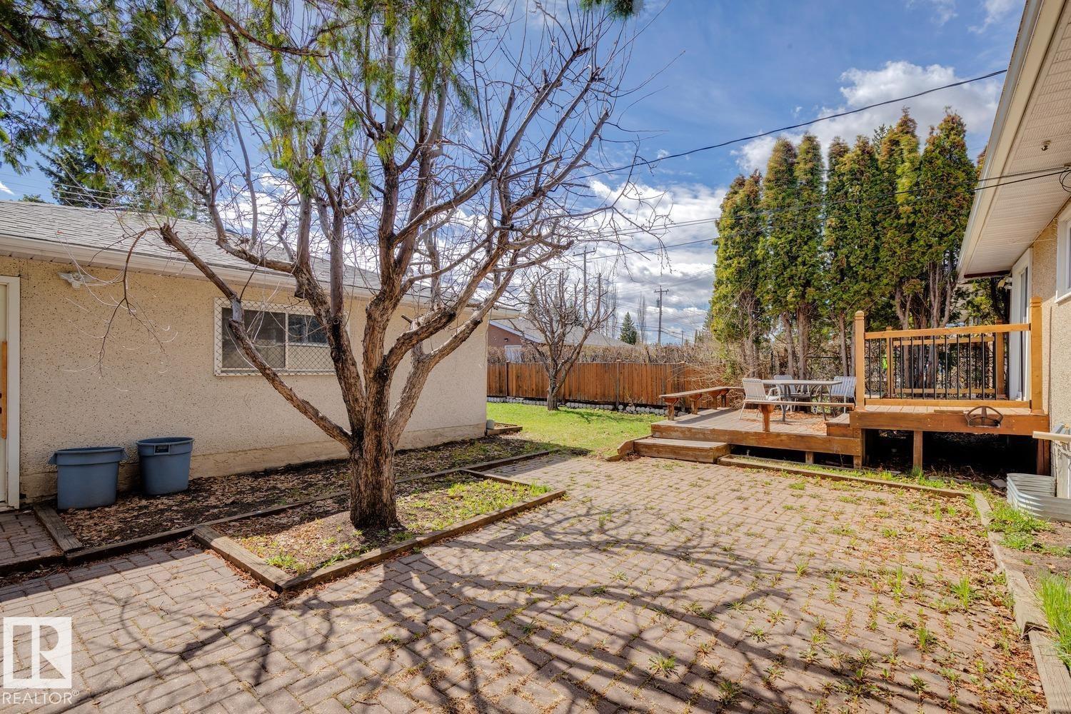 11451 48 Av Nw Property Photo 22