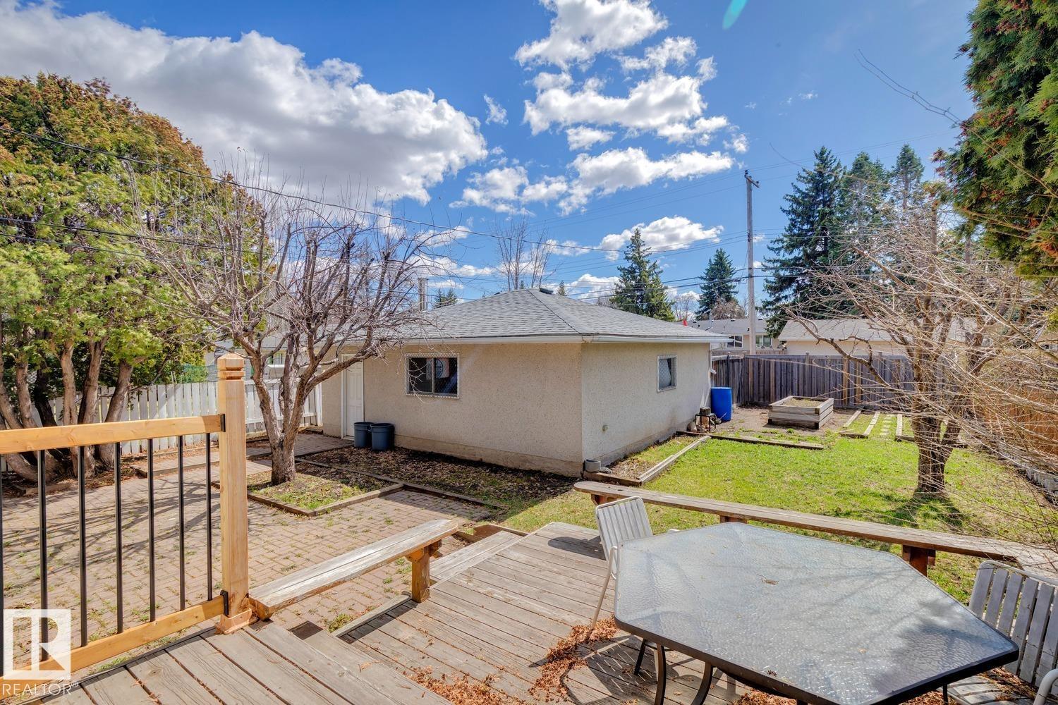 11451 48 Av Nw Property Photo 26
