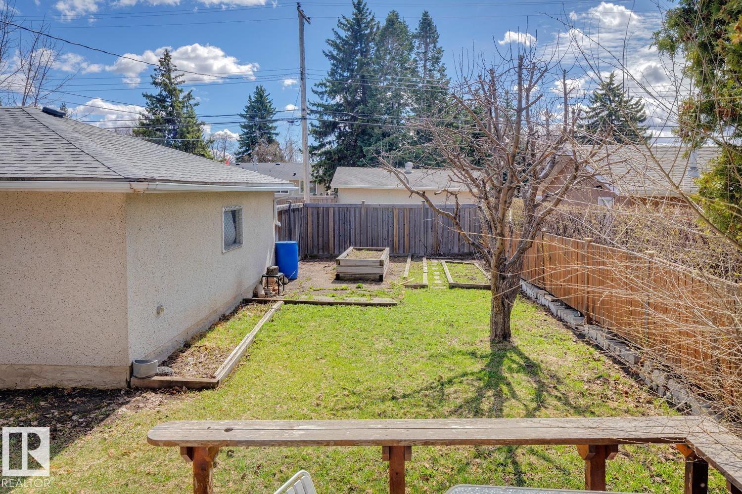 11451 48 Av Nw Property Photo 27