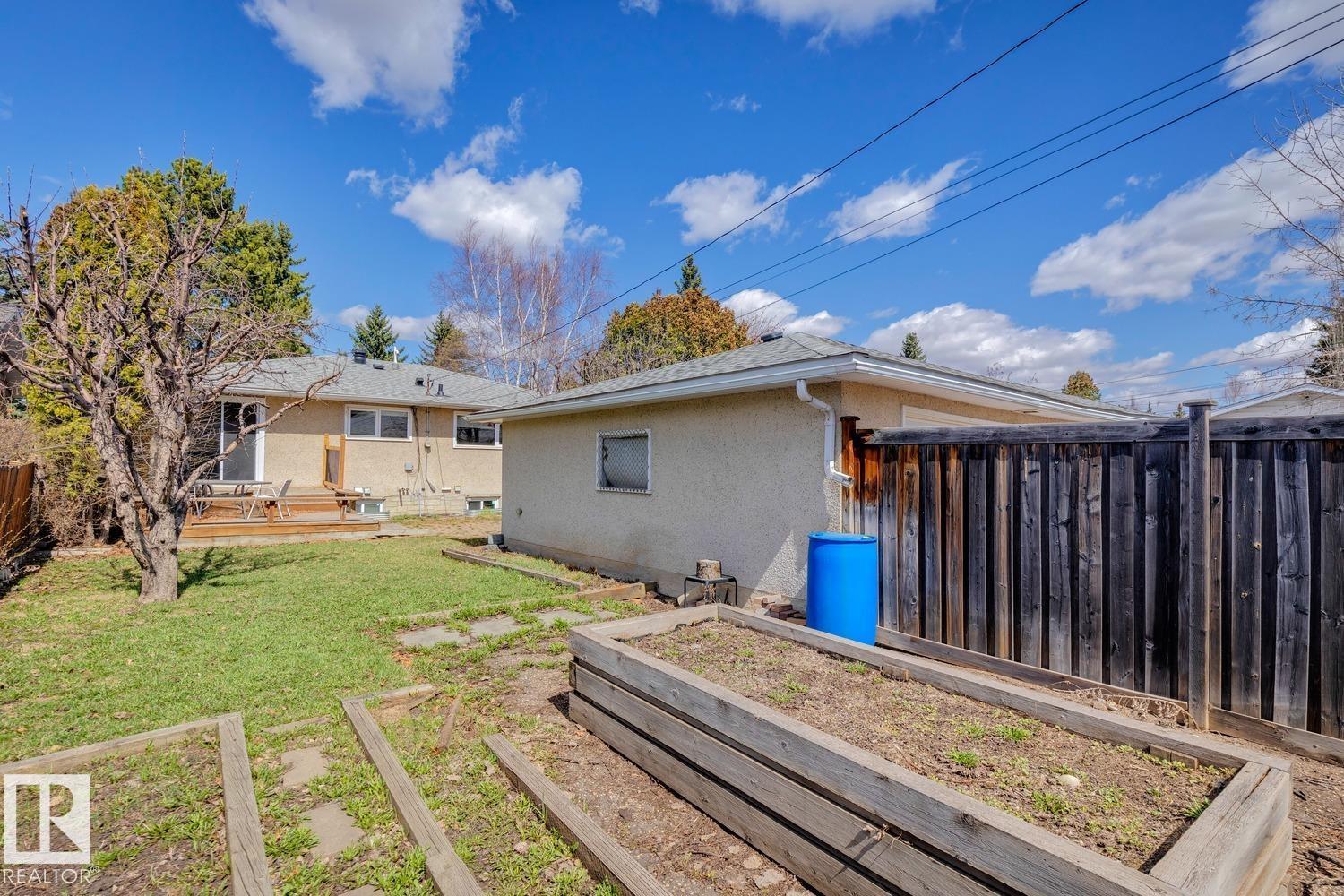 11451 48 Av Nw Property Photo 28