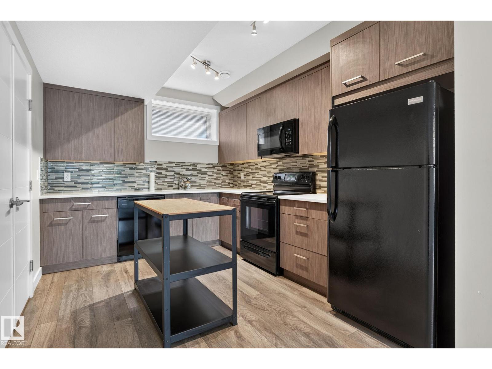 #90 2560 Pegasus Bv Nw Property Photo 33