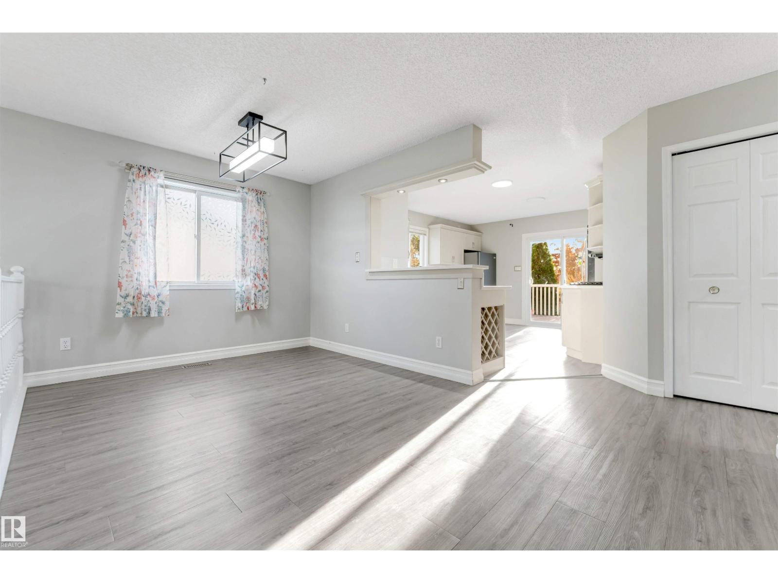 3940 33 St Nw Property Photo 16