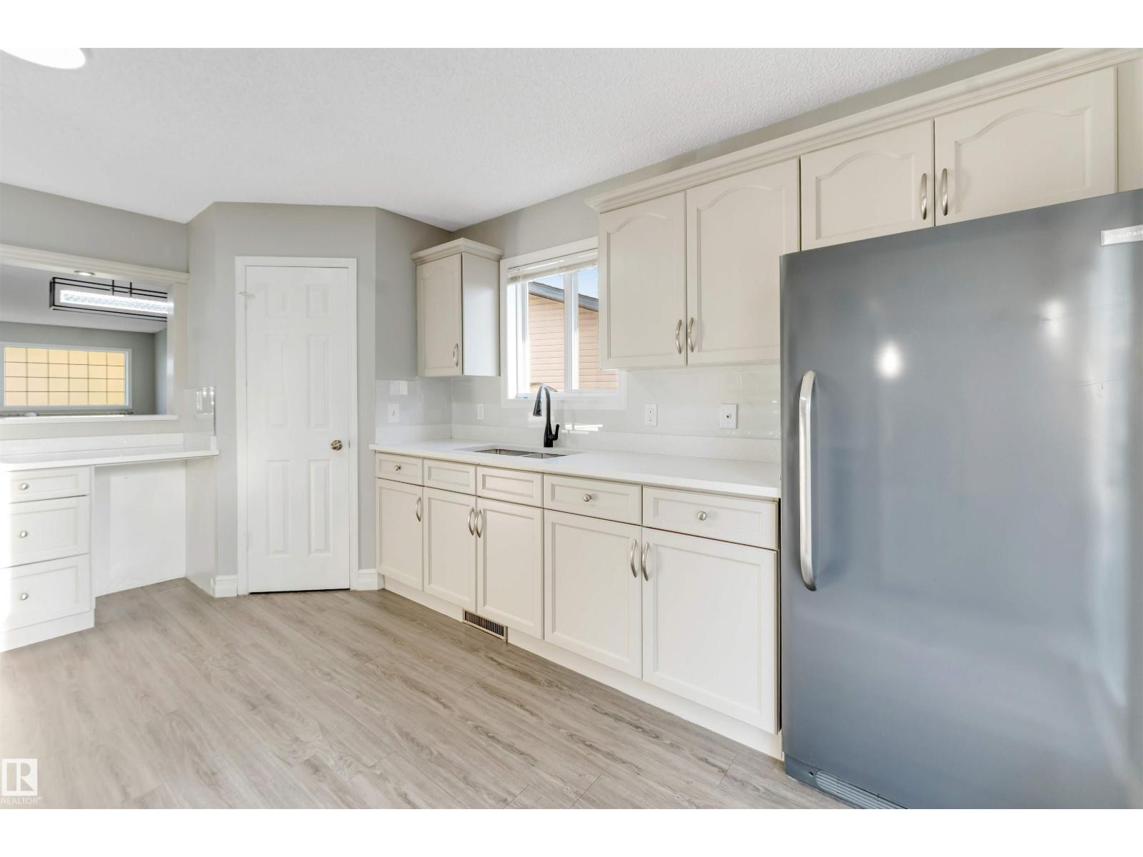 3940 33 St Nw Property Photo 21