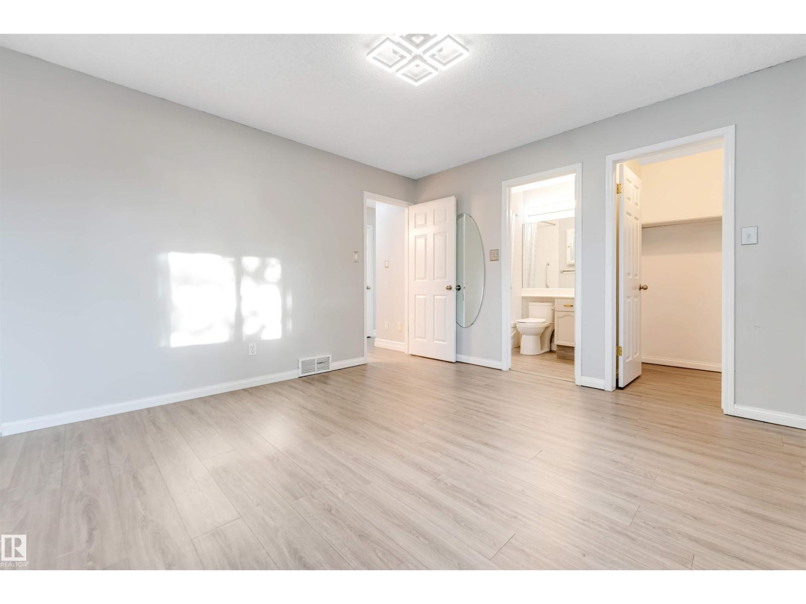 3940 33 St Nw Property Photo 27