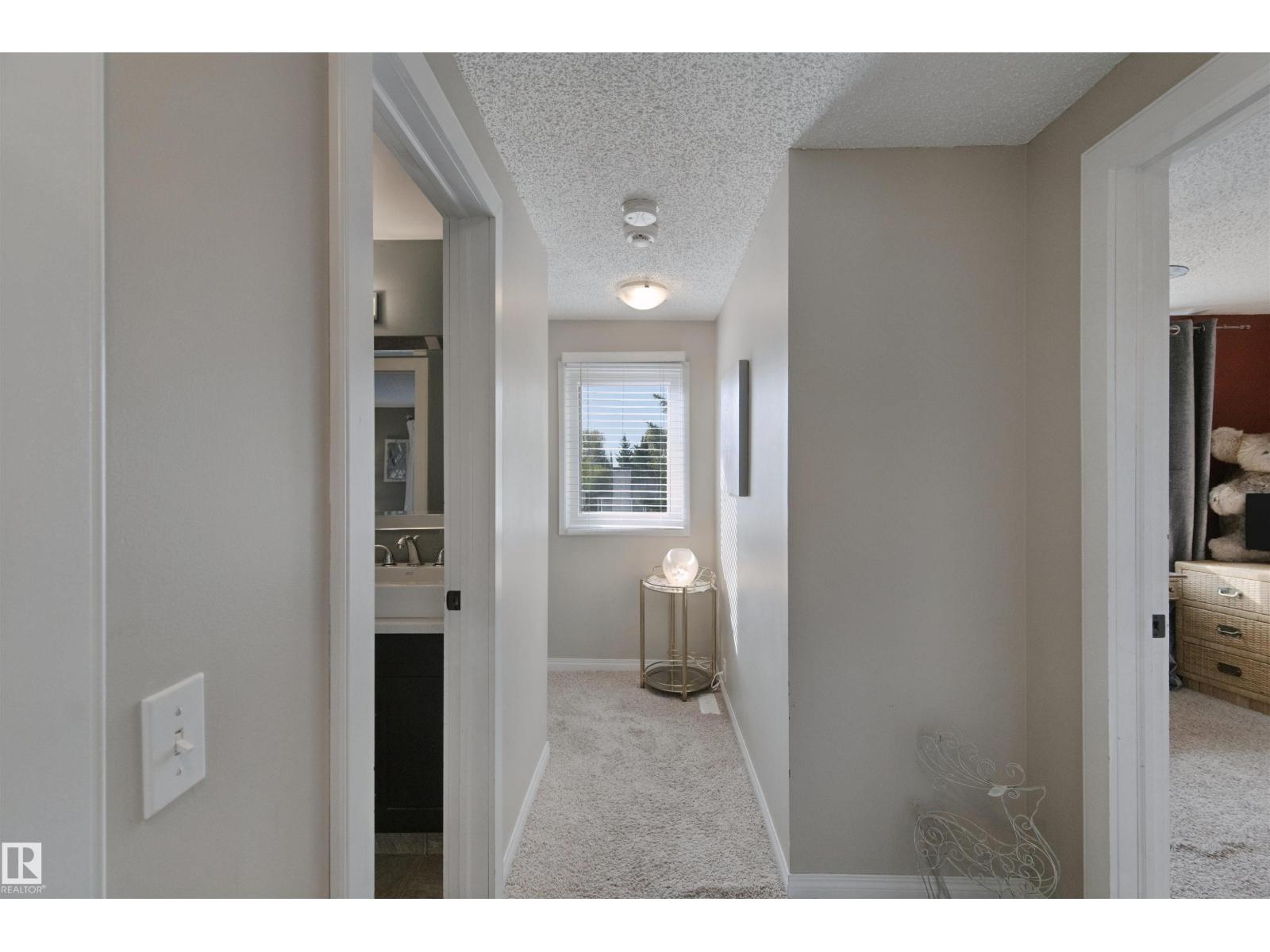 4528 35 Av Nw Property Photo 17