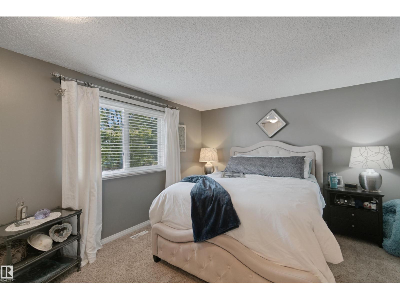 4528 35 Av Nw Property Photo 18