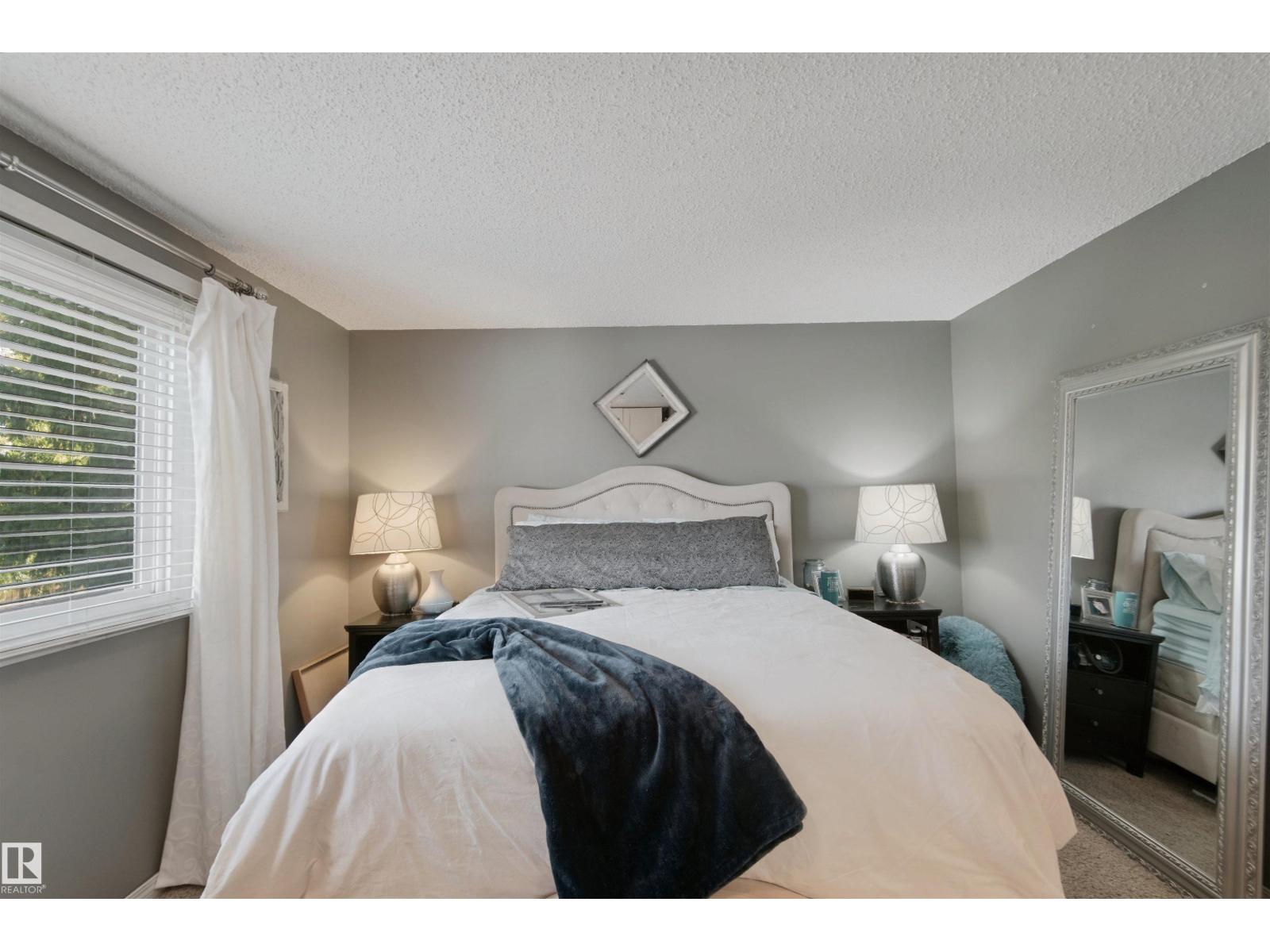 4528 35 Av Nw Property Photo 19
