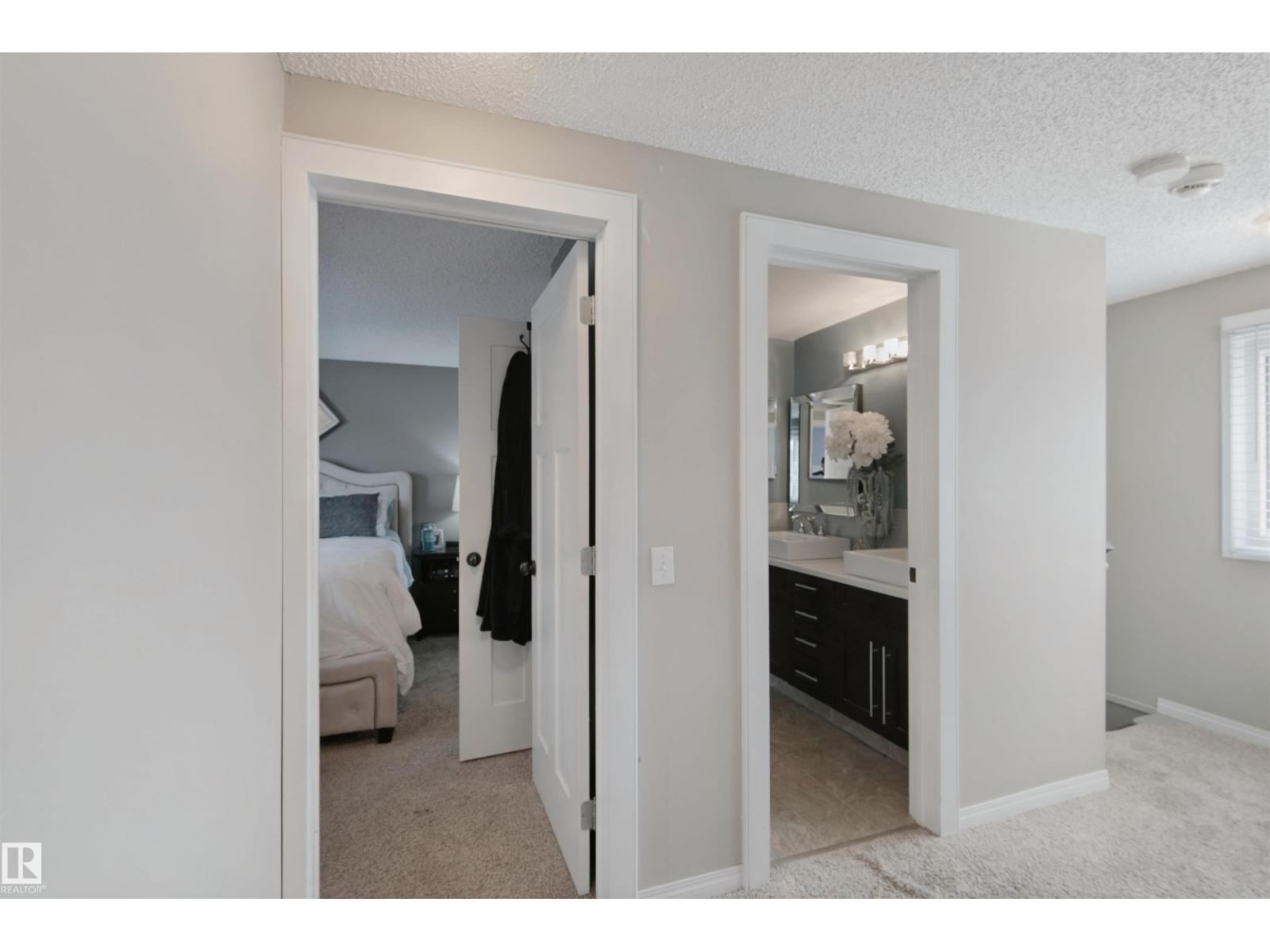 4528 35 Av Nw Property Photo 22