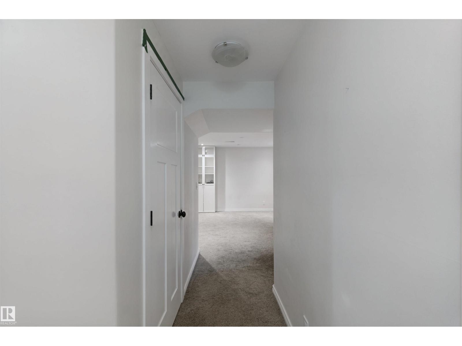 4528 35 Av Nw Property Photo 30