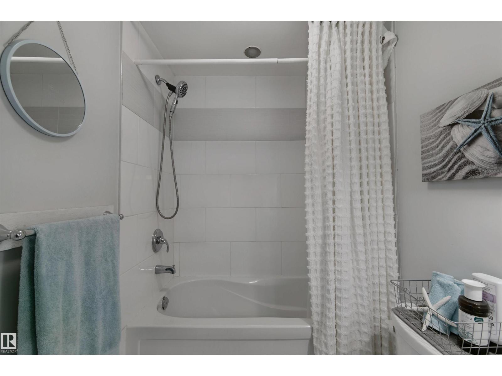 4528 35 Av Nw Property Photo 32