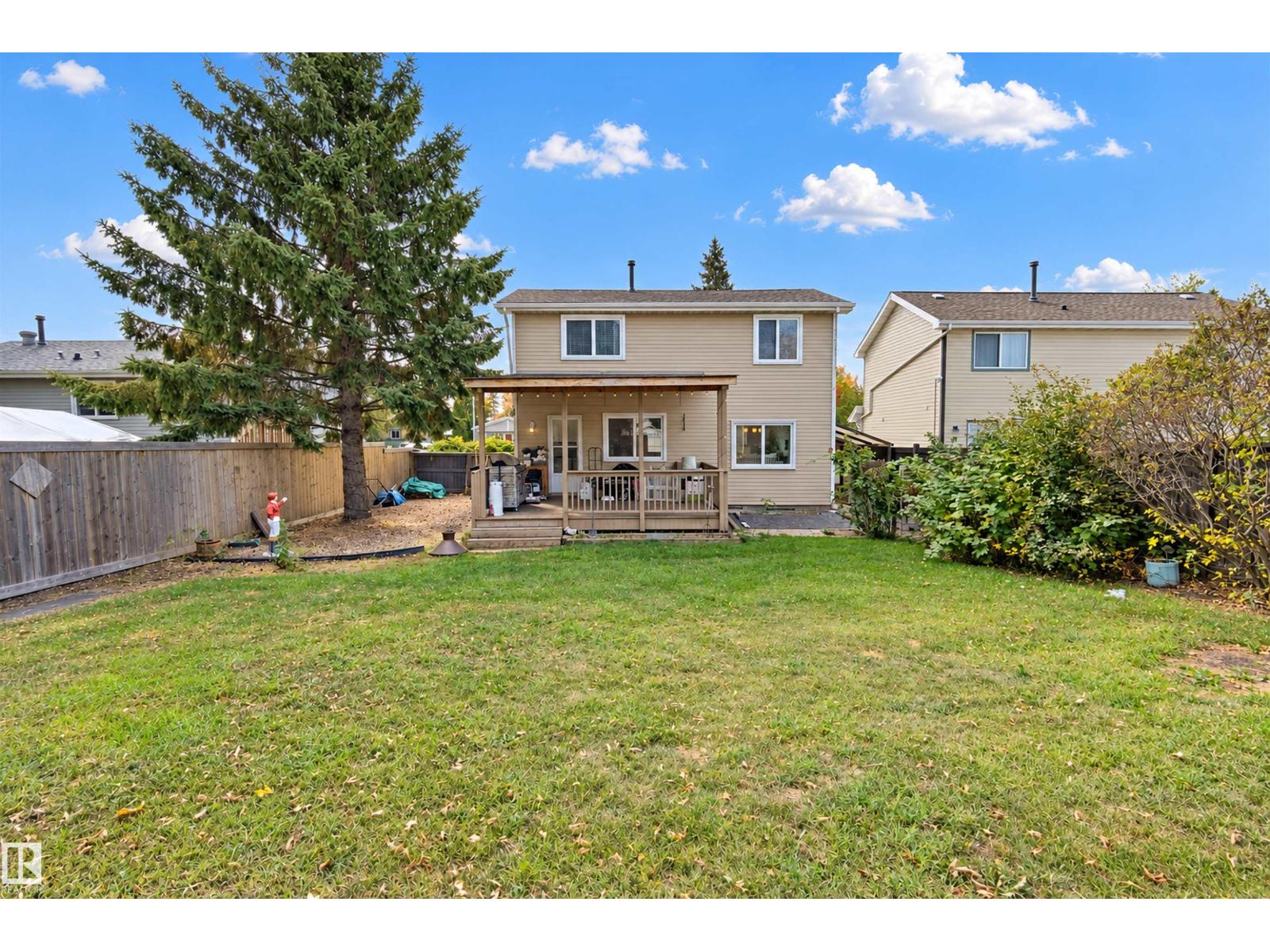 4528 35 Av Nw Property Photo 40