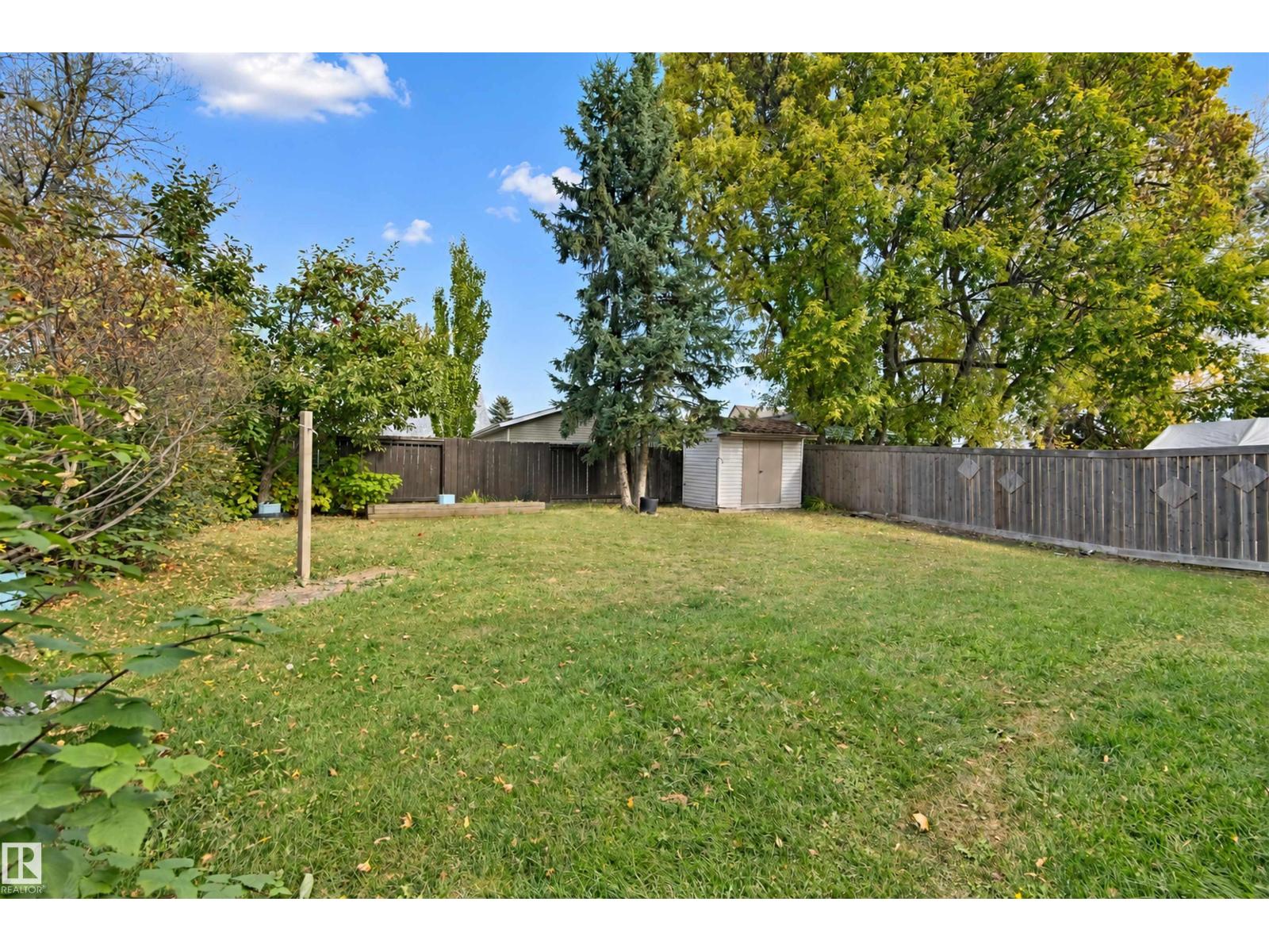 4528 35 Av Nw Property Photo 41
