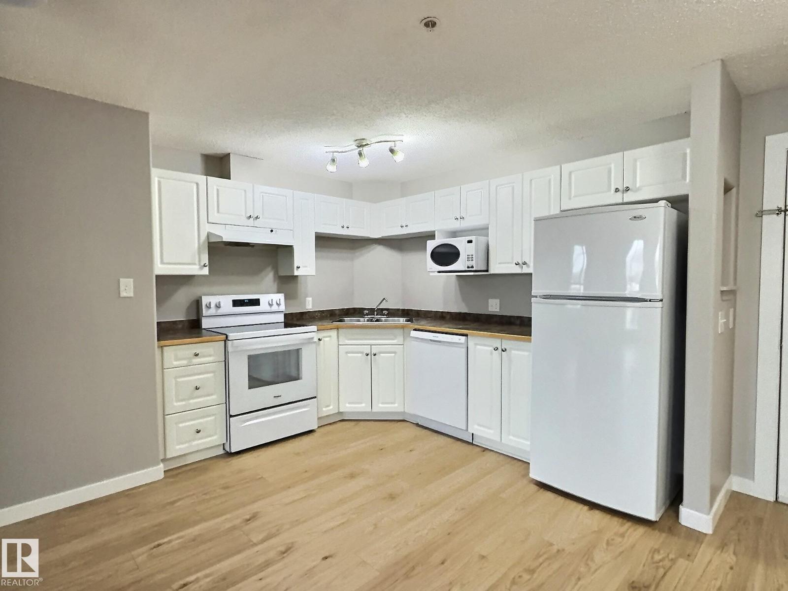 #103 5350 199 St Nw Property Photo 6
