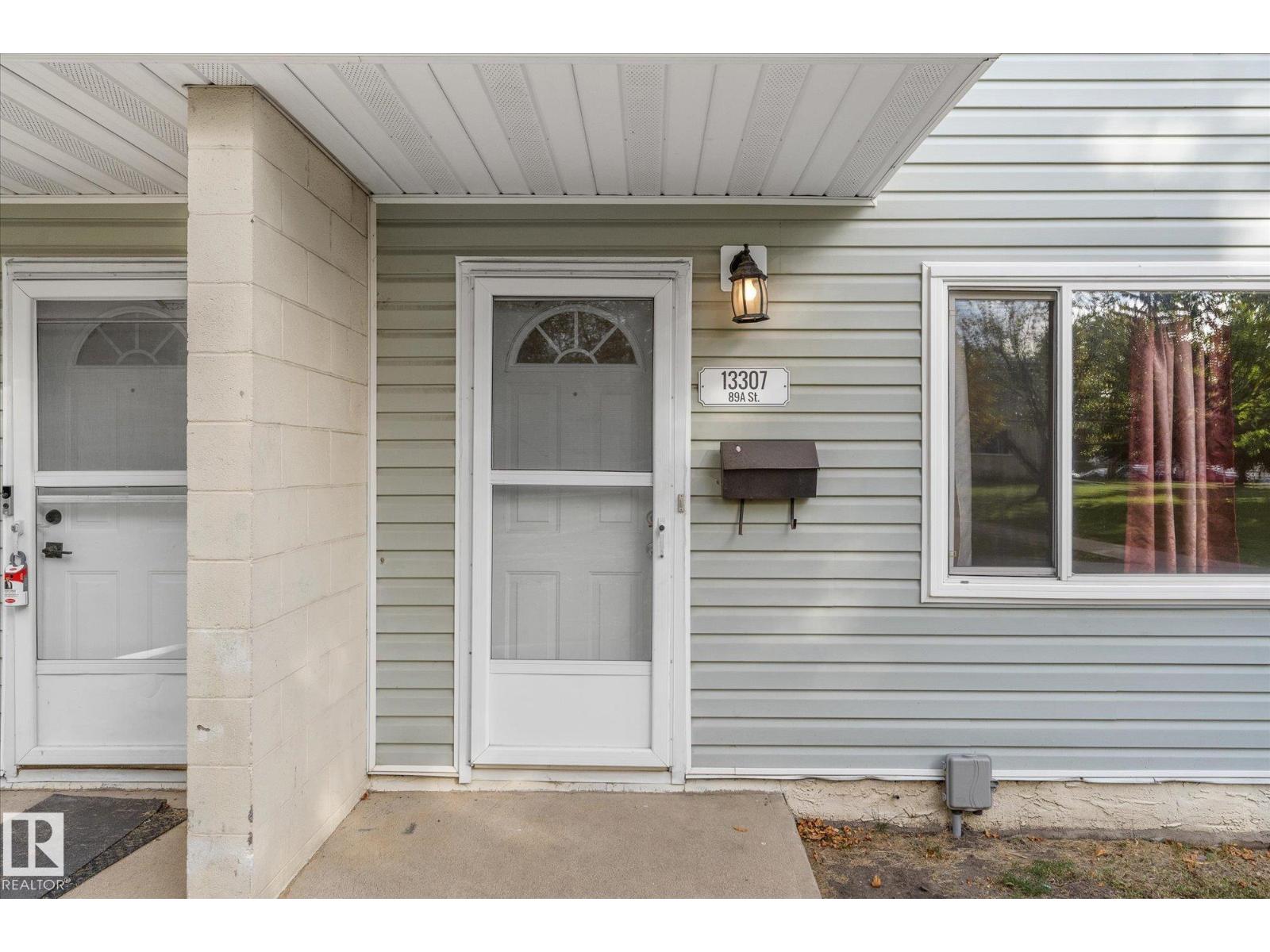 13307 89a St Nw Property Photo 4