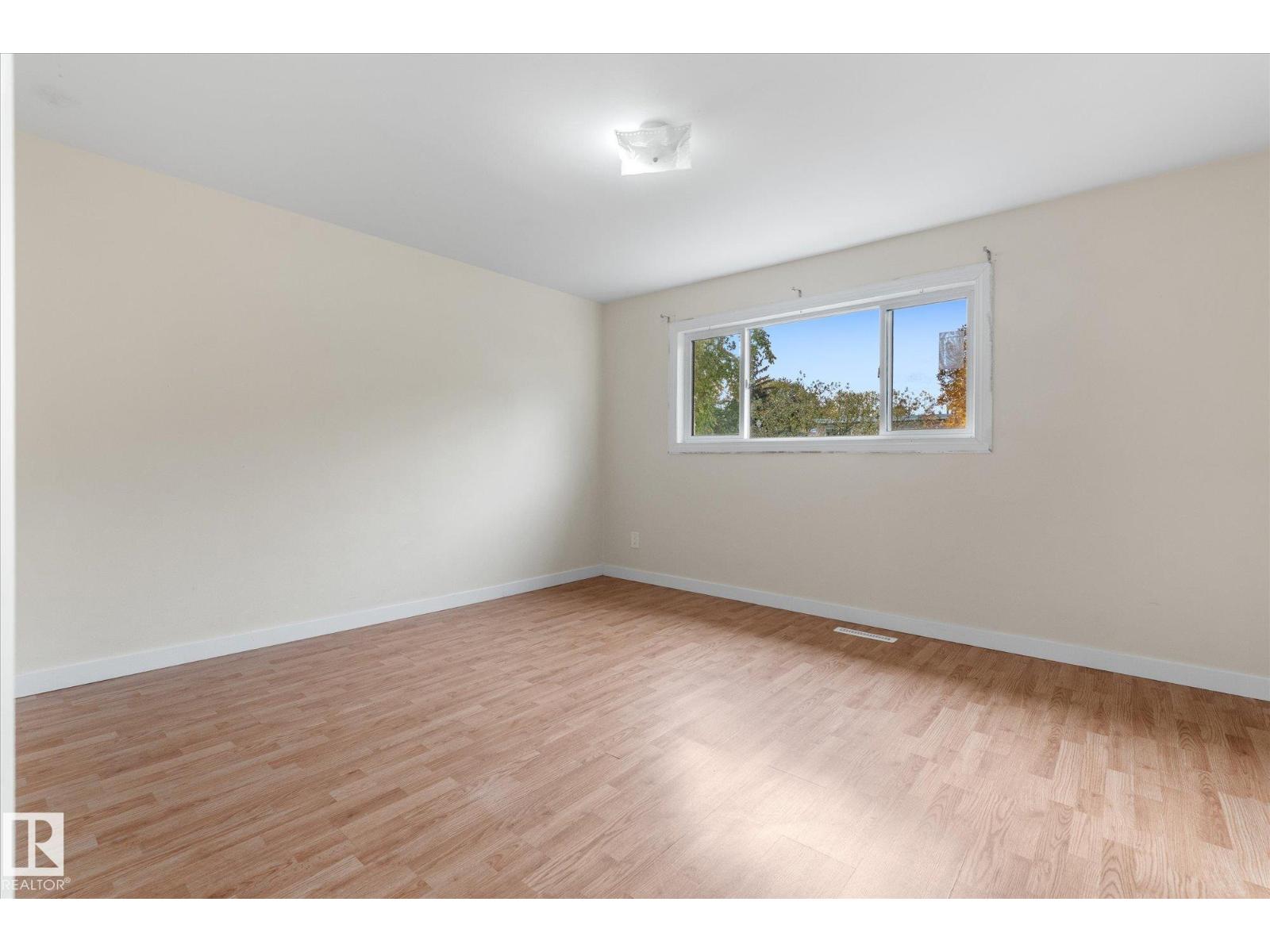 13307 89a St Nw Property Photo 17