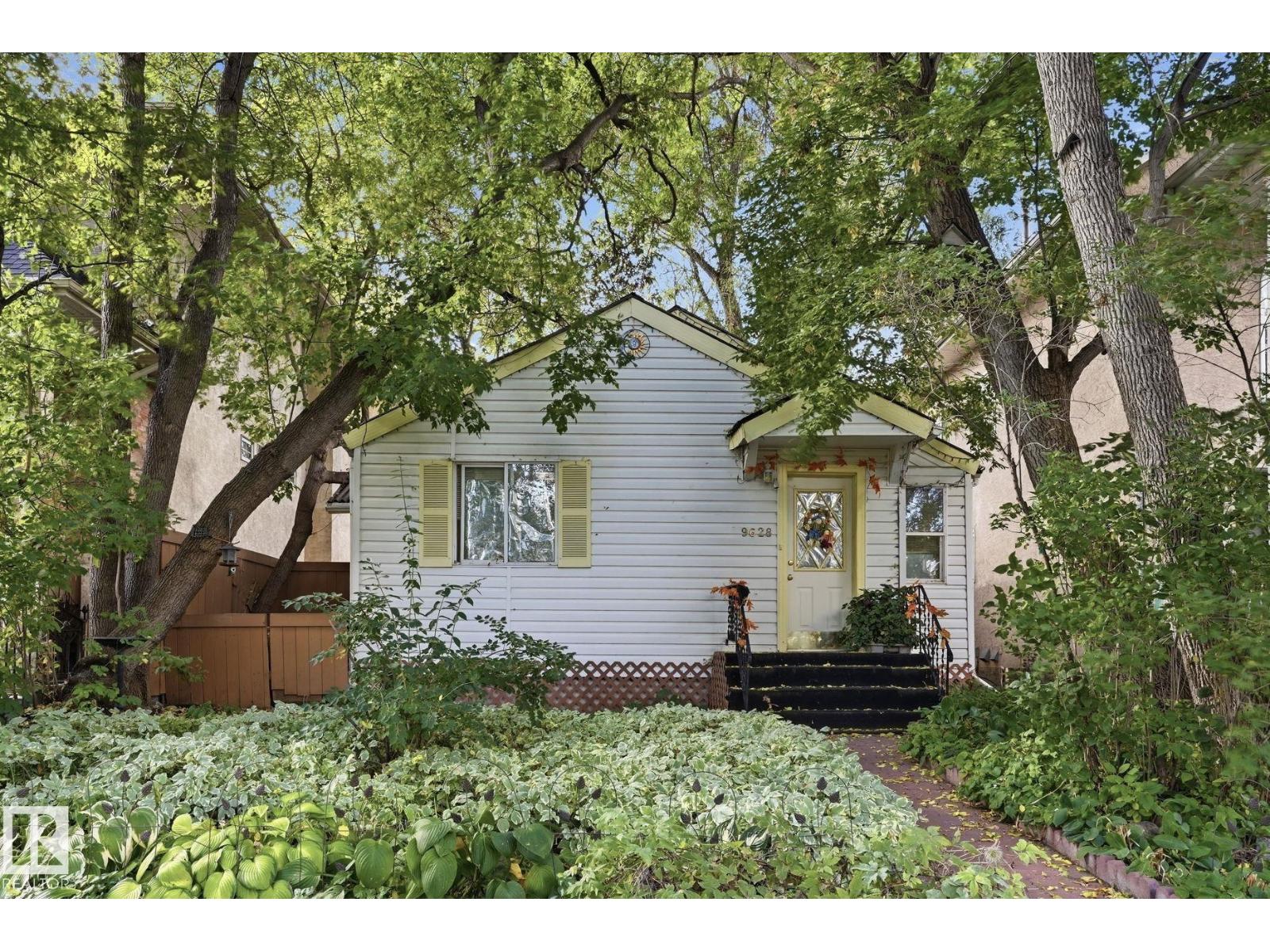 9628 100a St Nw Property Photo 1