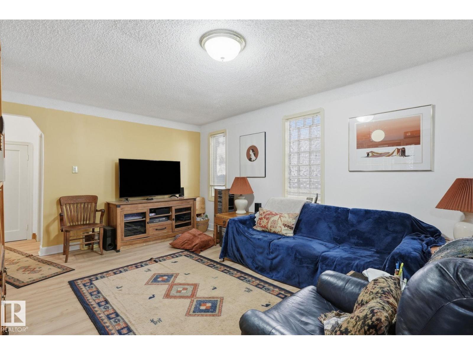 9628 100a St Nw Property Photo 4