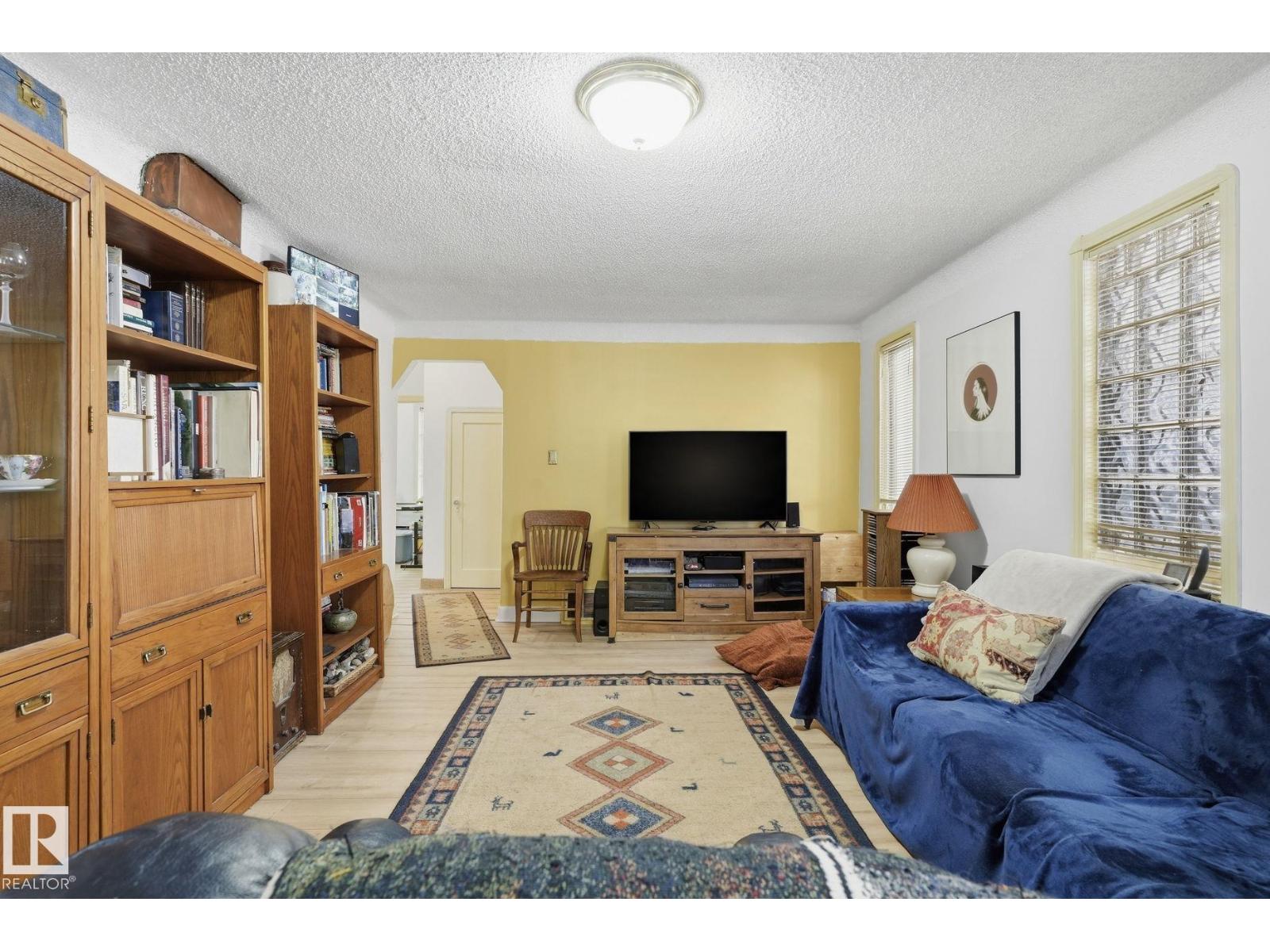 9628 100a St Nw Property Photo 5