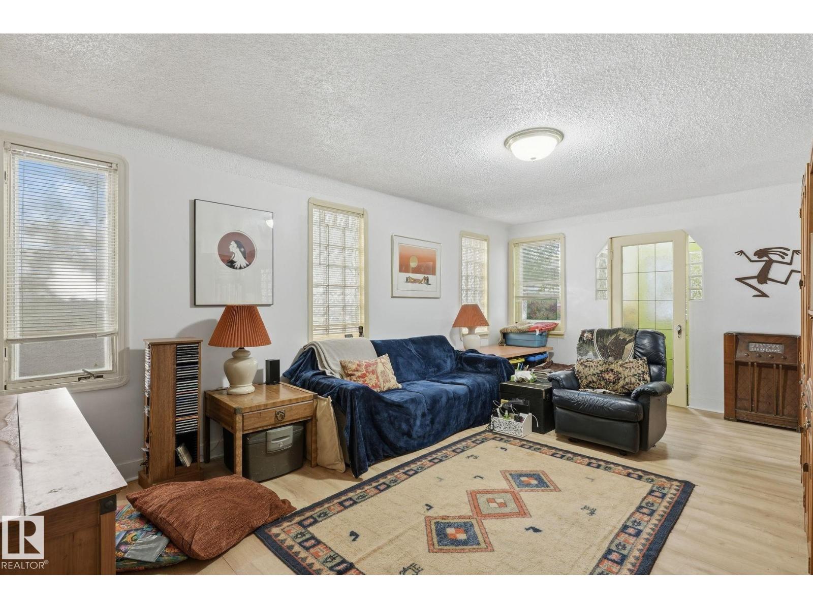 9628 100a St Nw Property Photo 7