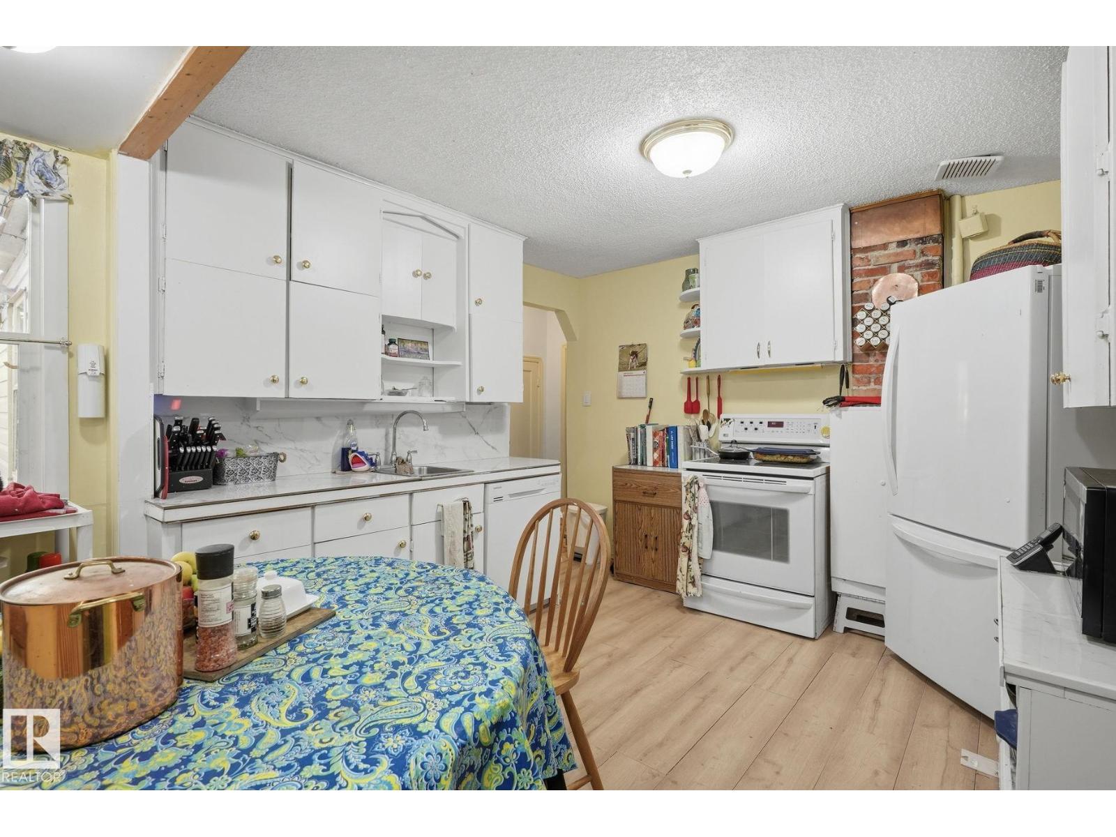 9628 100a St Nw Property Photo 9