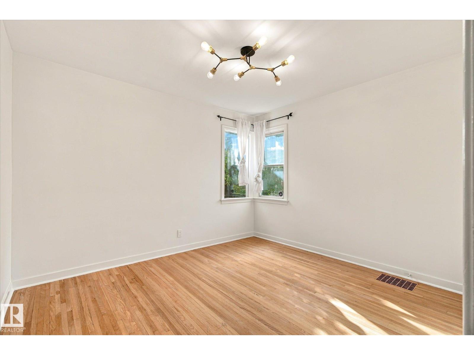11718 129 St Nw Property Photo 14