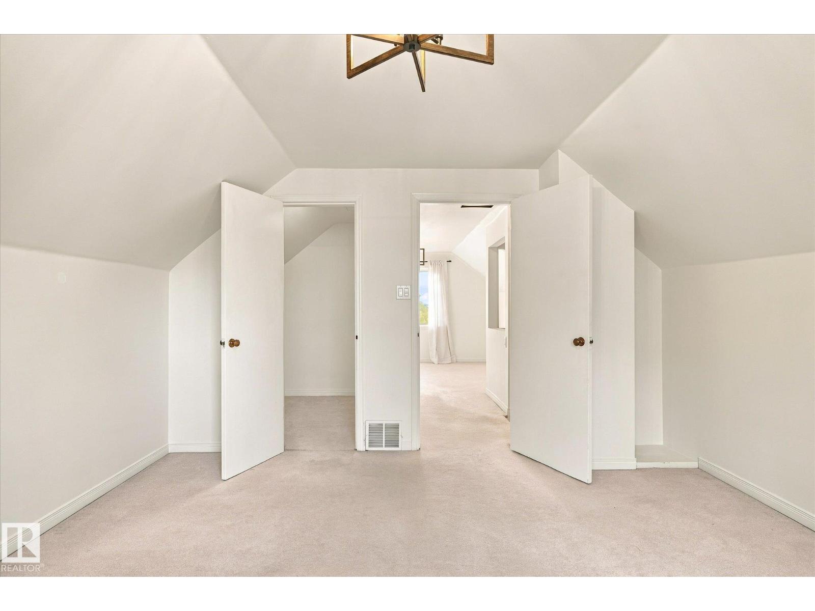 11718 129 St Nw Property Photo 21