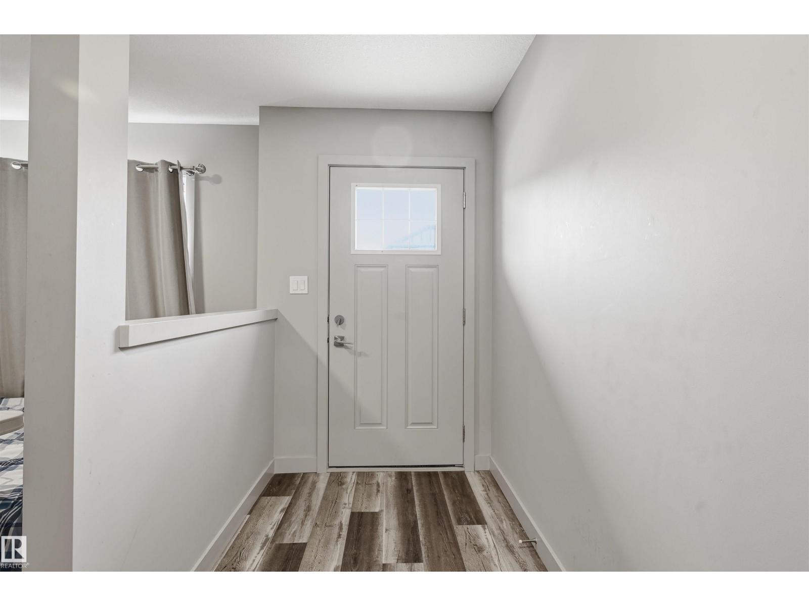 #5 17635 58 St Nw Nw Property Photo 3