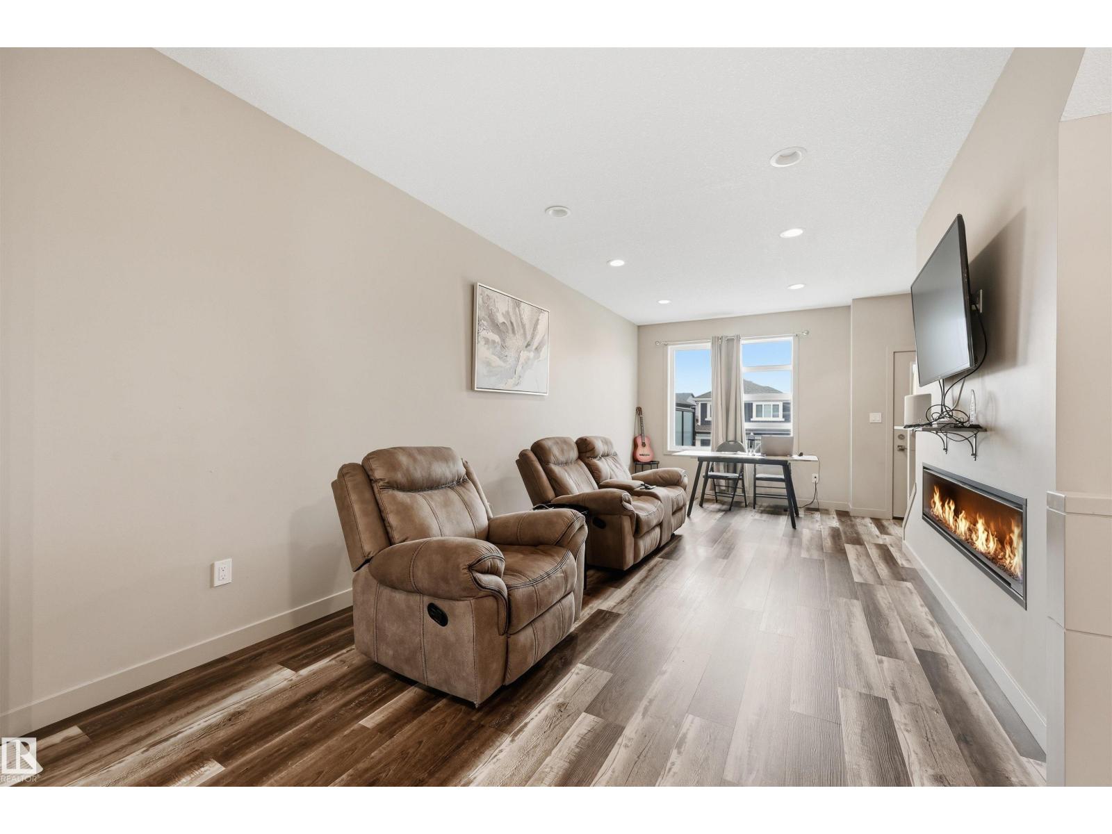 #5 17635 58 St Nw Nw Property Photo 9