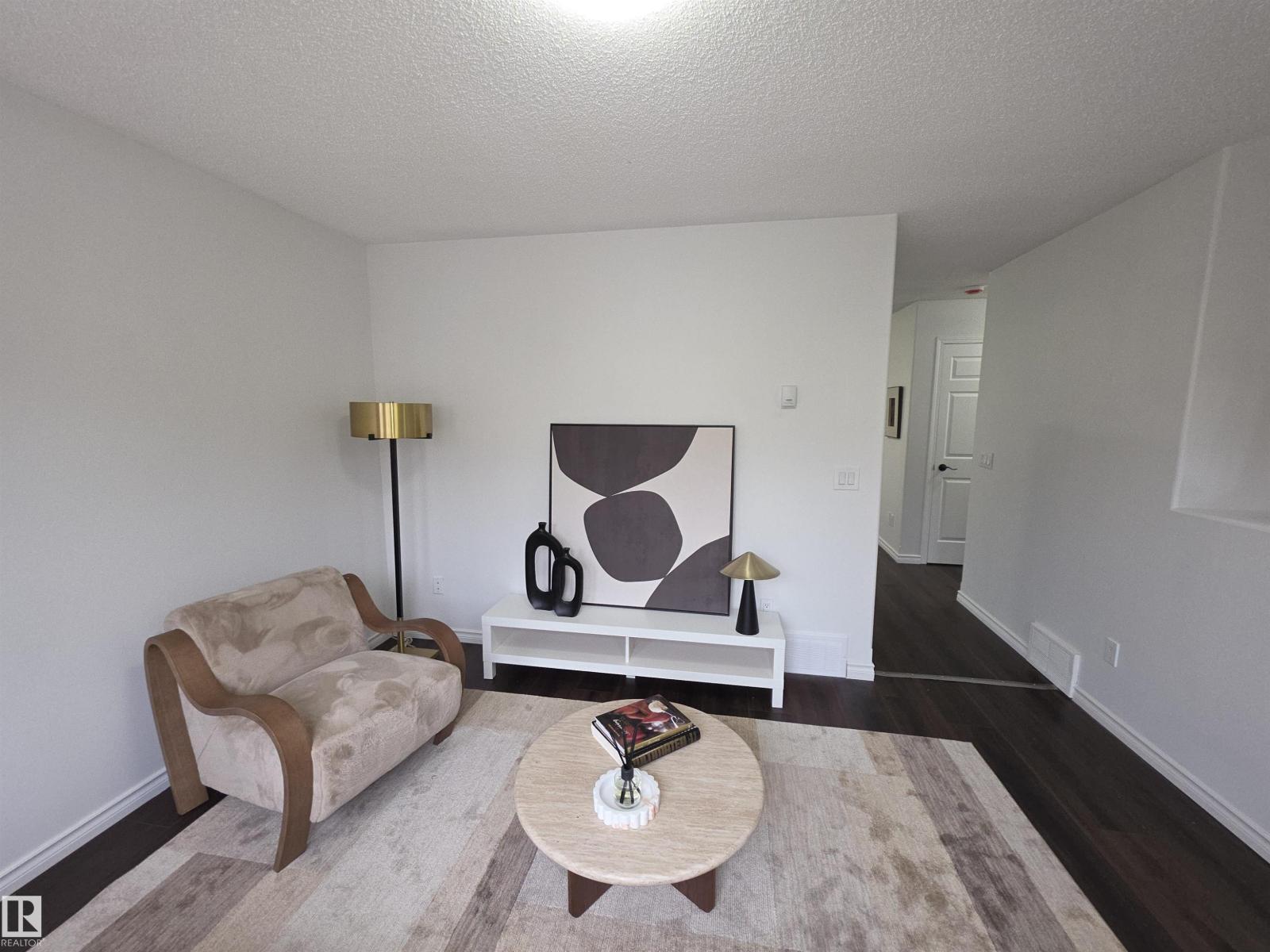 #6 16777 91 St Nw Nw Property Photo 3